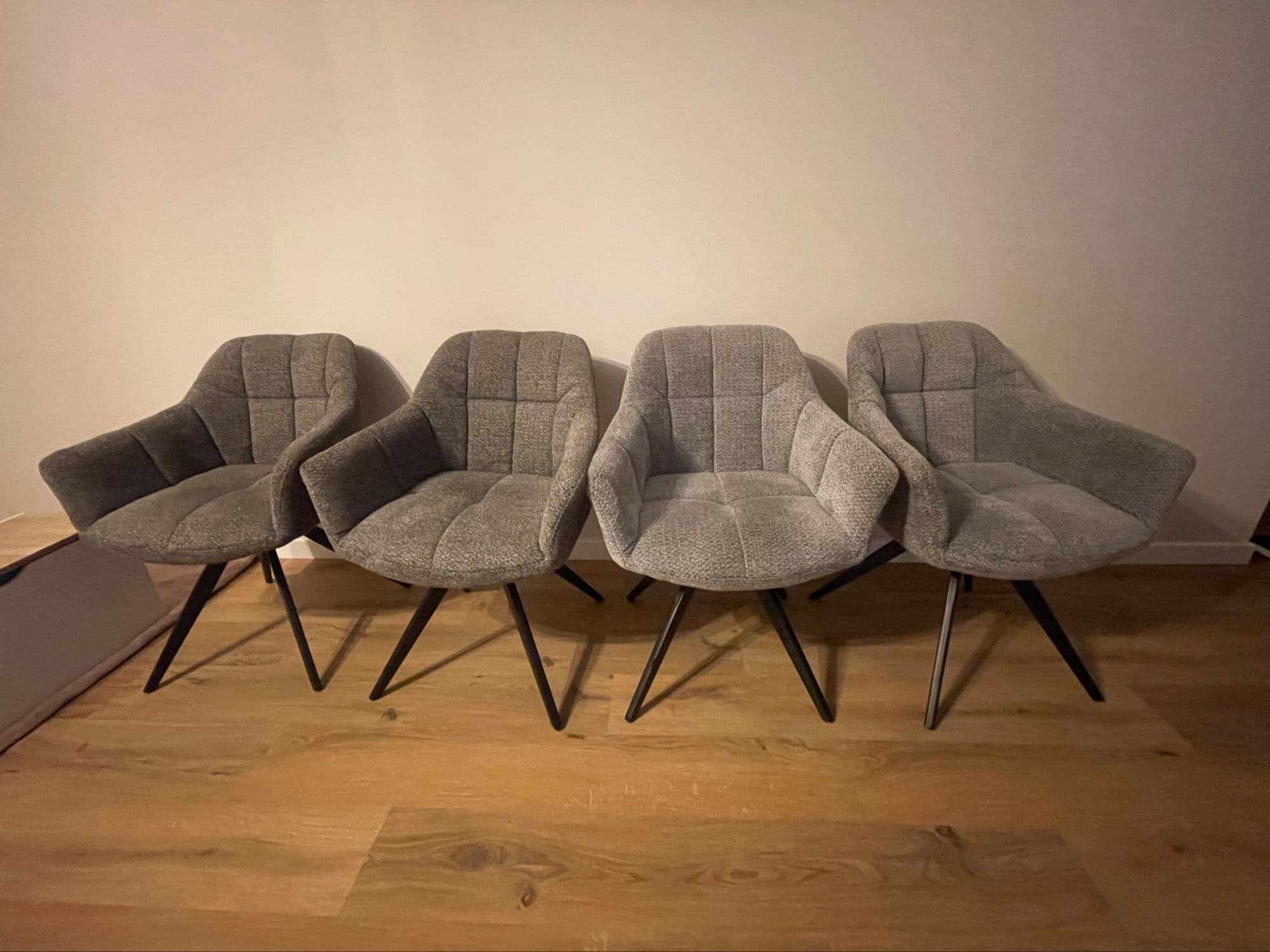 4 Chaises Modernes En Tissu Gris