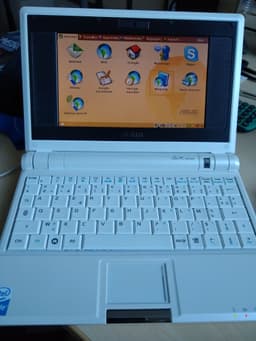 ASUS Eee PC 4G - Celeron M 353 / 900 MHz ULV - Linux - 512 Mo RAM - 4 Go SSD - 7" 800 x 480 - GMA 900 - blanc pur