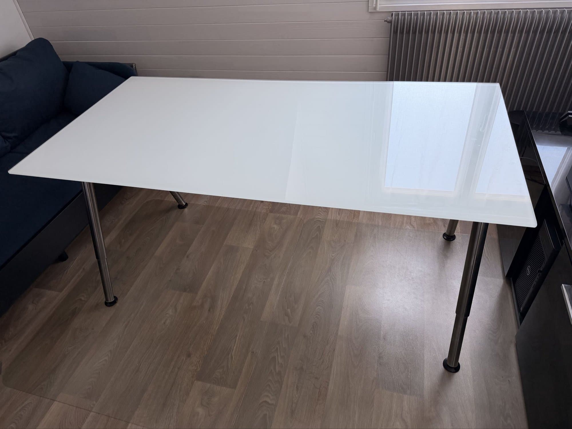 Table en verre blanc (pouvant faire office de bureau) 160 x 80 hauteur 75 réglable
