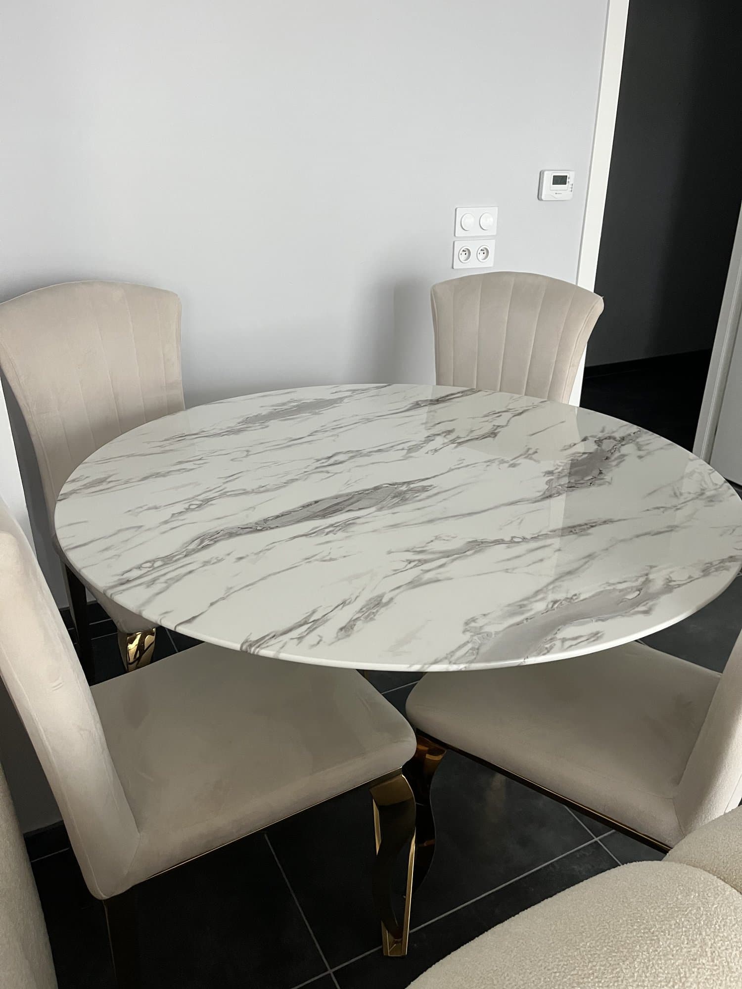 Table à manger et lot de 4 chaises