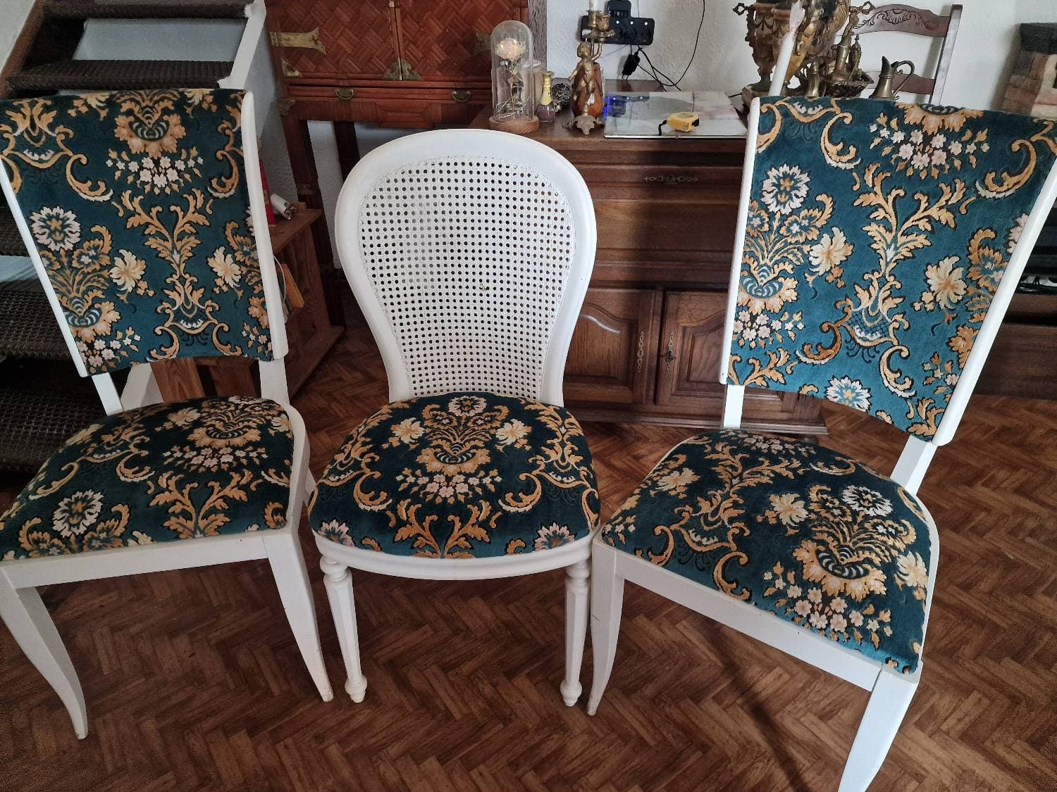 3 chaises a vendre