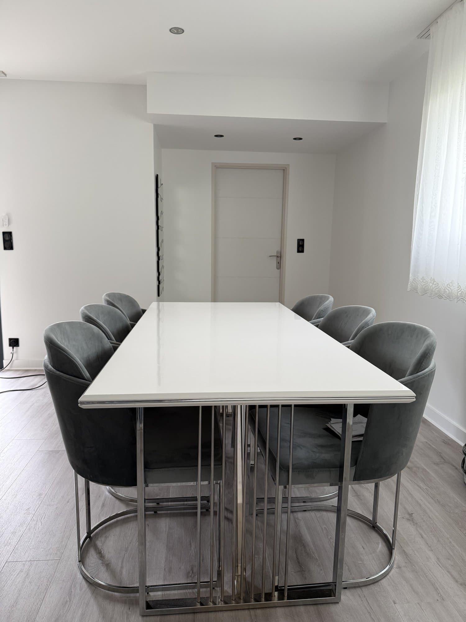 Table et chaises salon