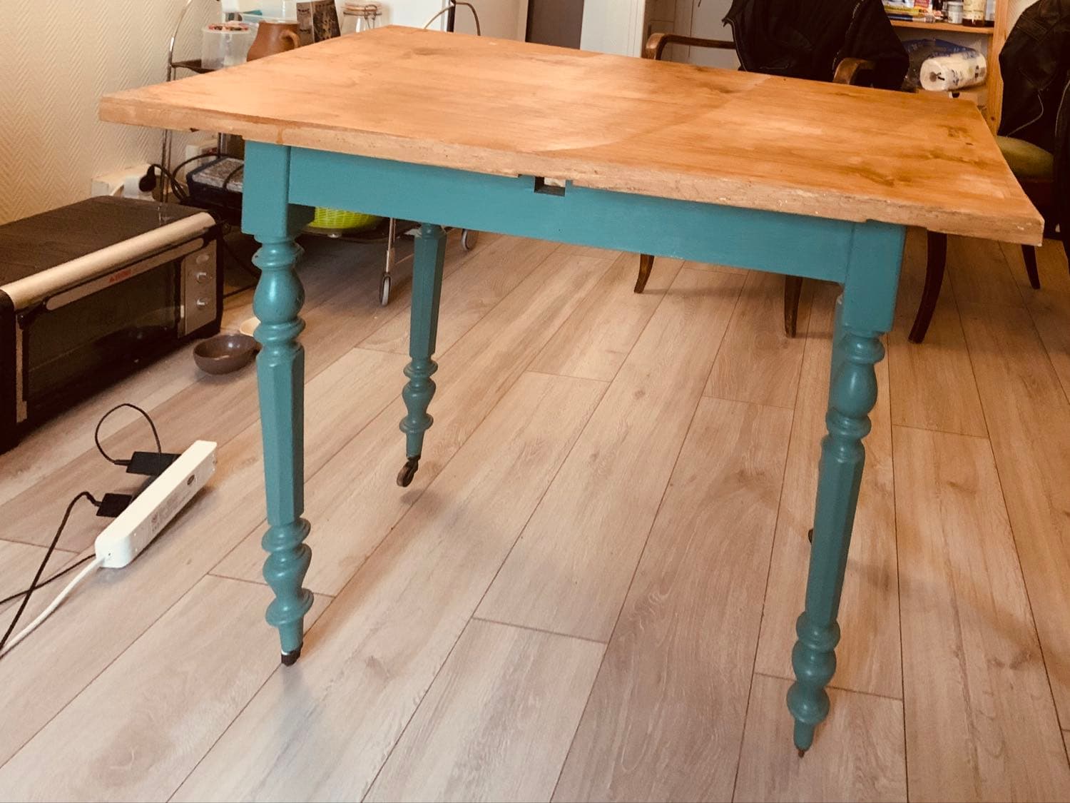 Table en bois vintage