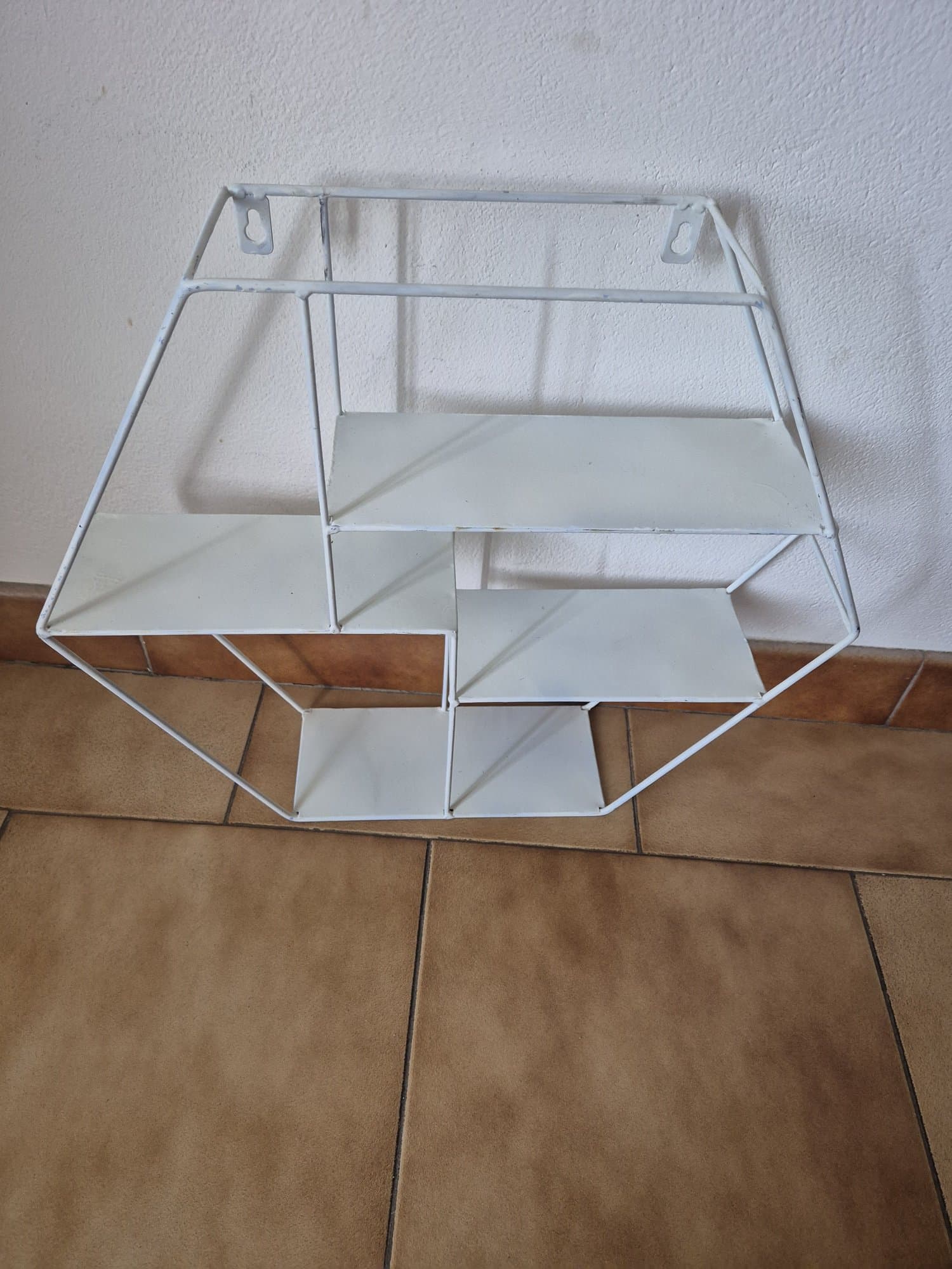 étagère en metal