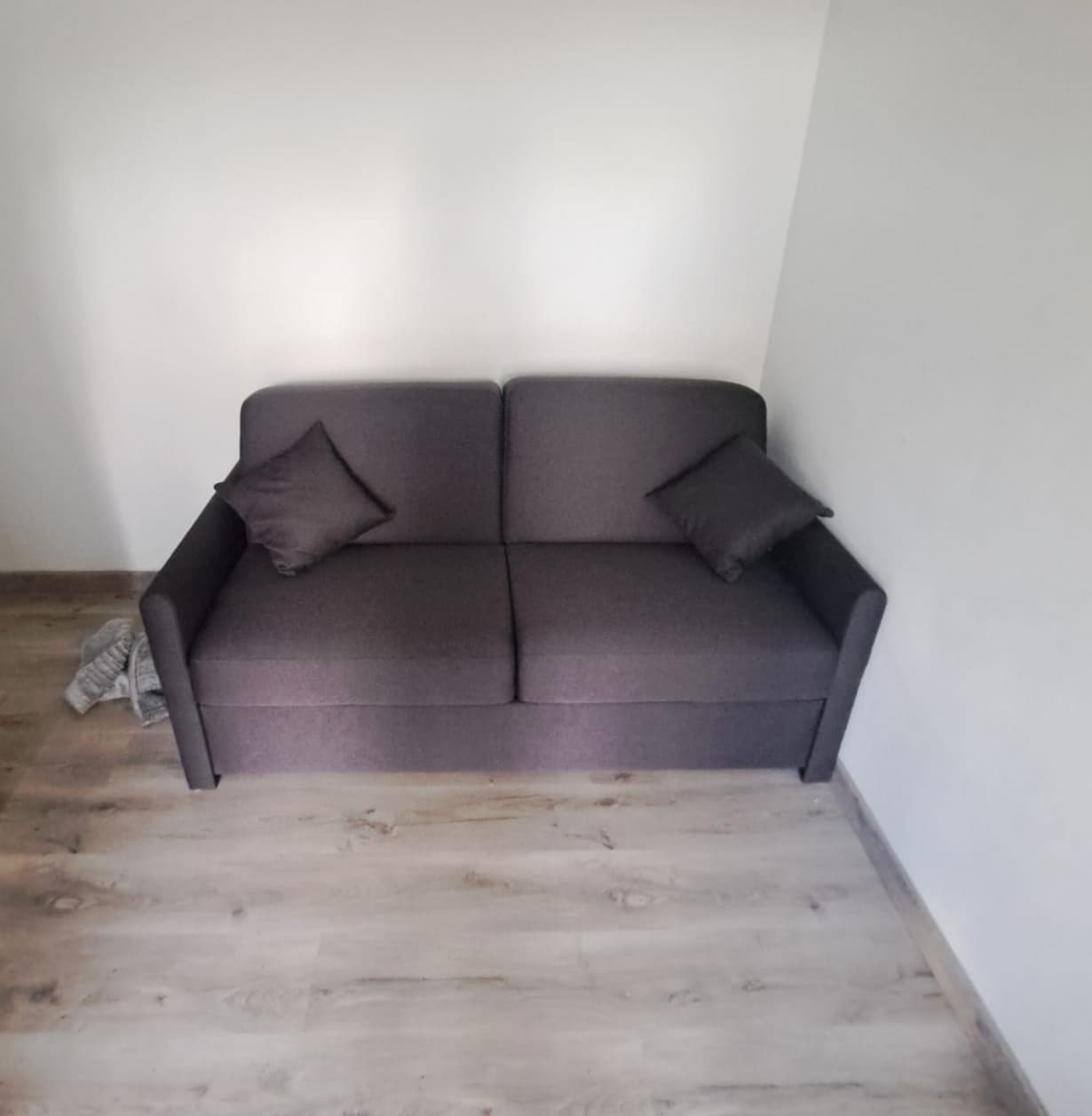 Canapé convertible, matelas très confortable 140cm