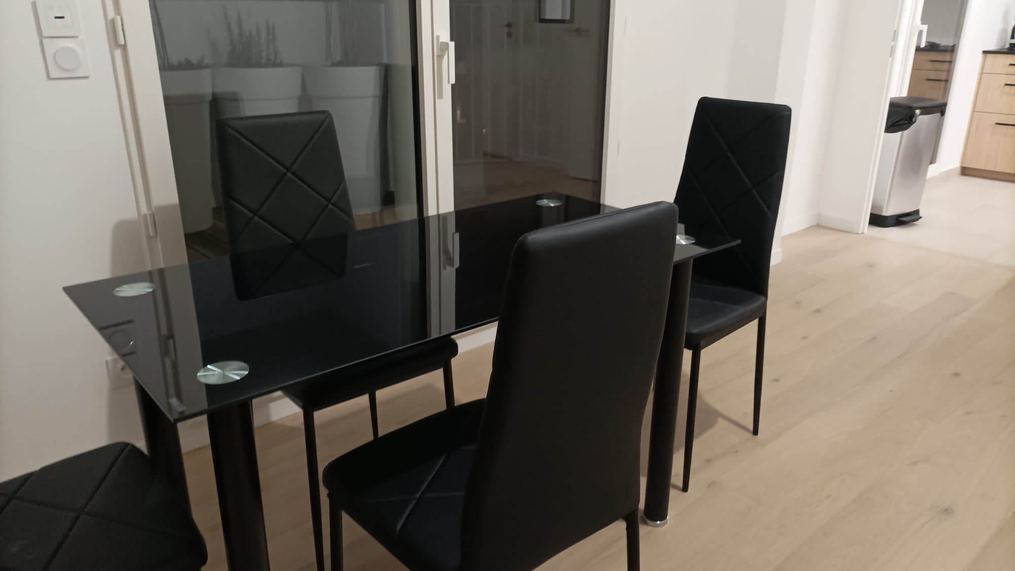 Ensemble table et chaises