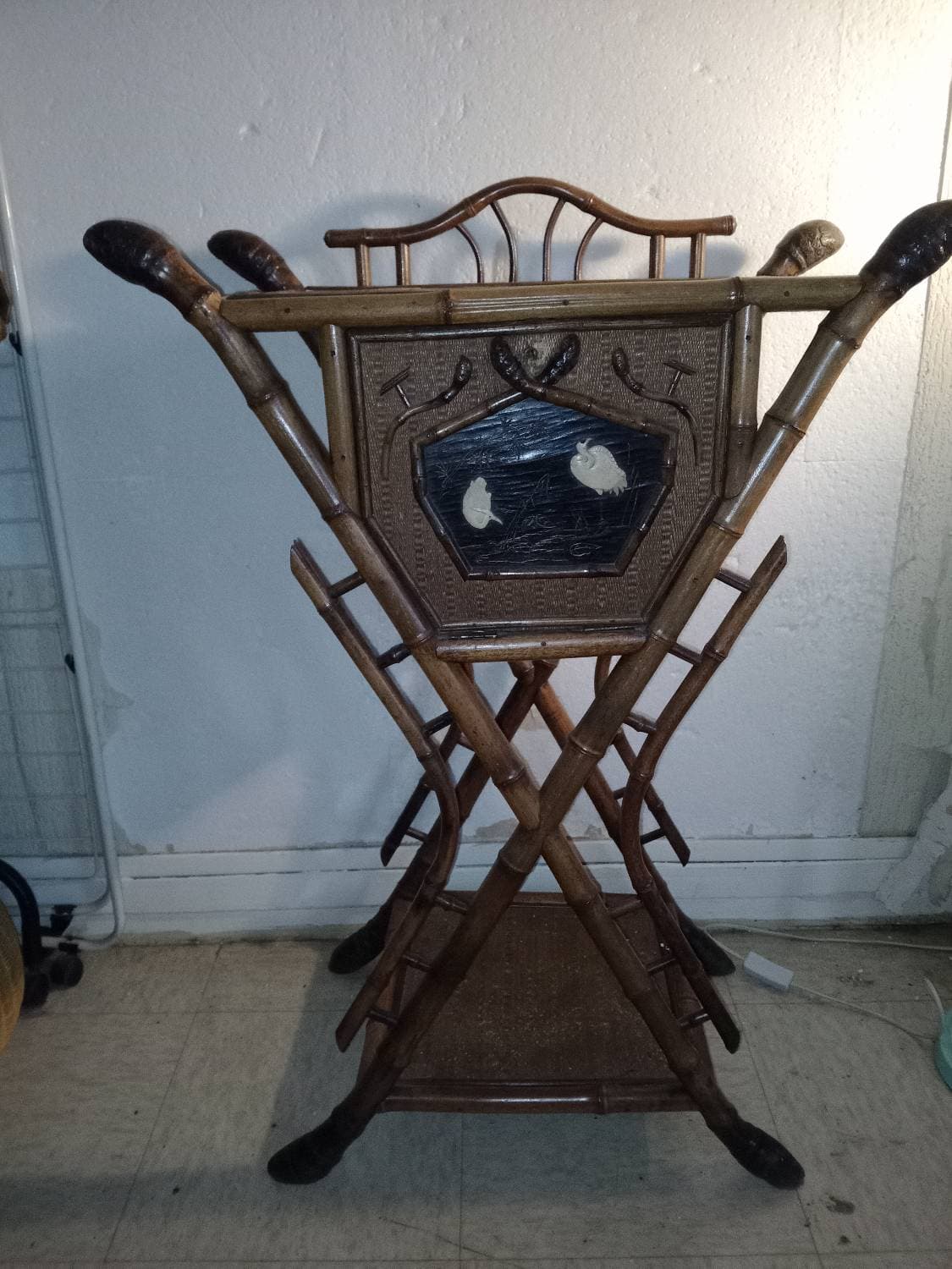 Table d appoint 1900 en bambou décor de chinoisserie