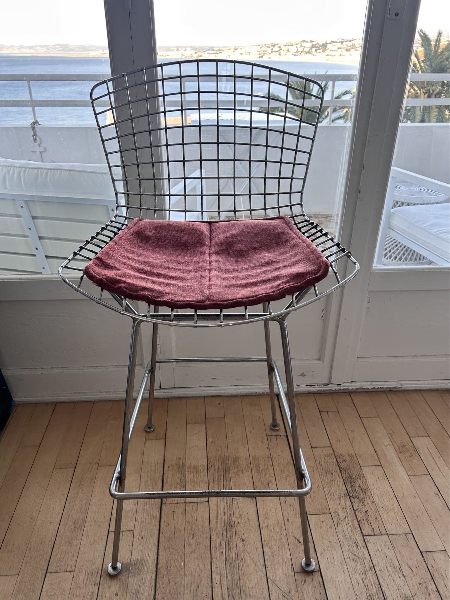 Tabouret de bar Bertoia de chez Knoll