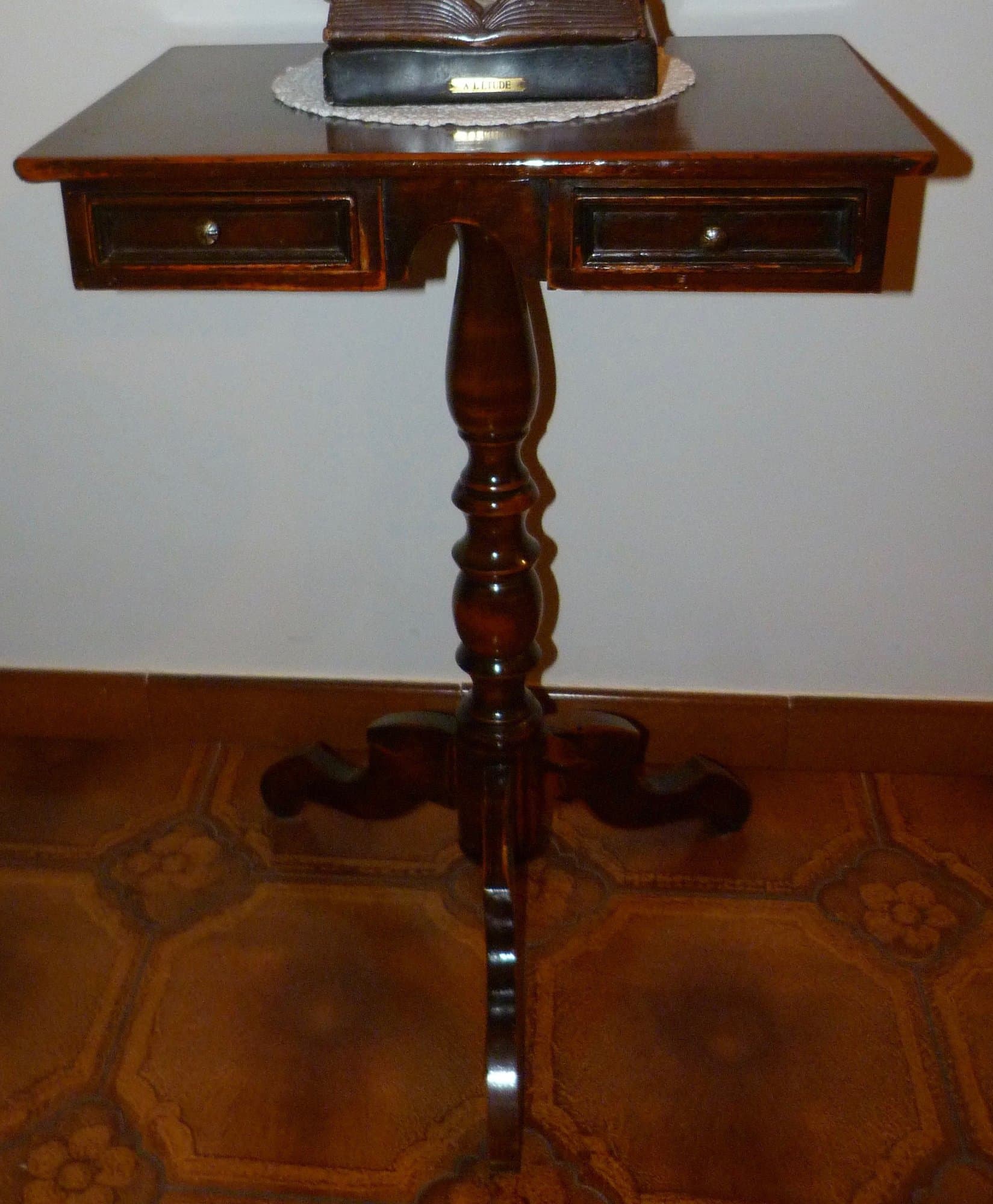 table décoration bois merisier avec 2 tiroirs