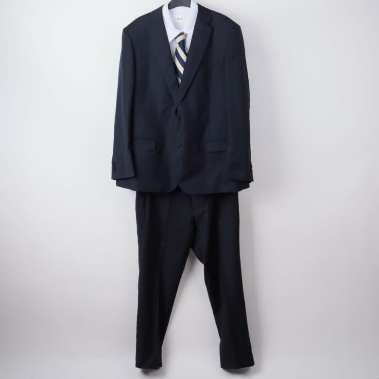 Dressmann - Marinblå Kostym - Stl. 58 med NN.07 - Vit Skjorta - Stl. L och Randig Slips