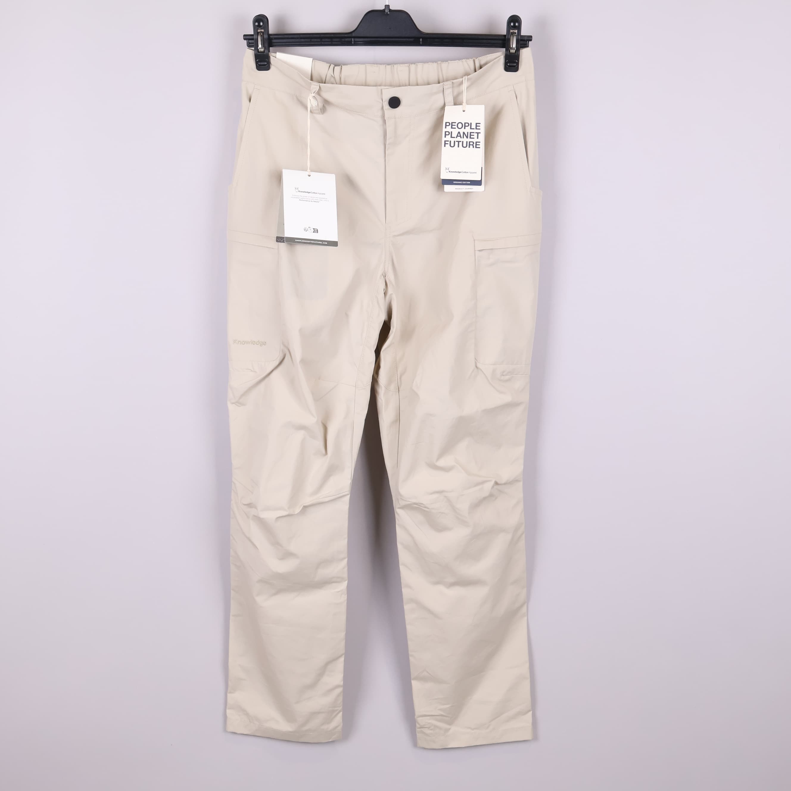 Beige friluftsbyxa med resår