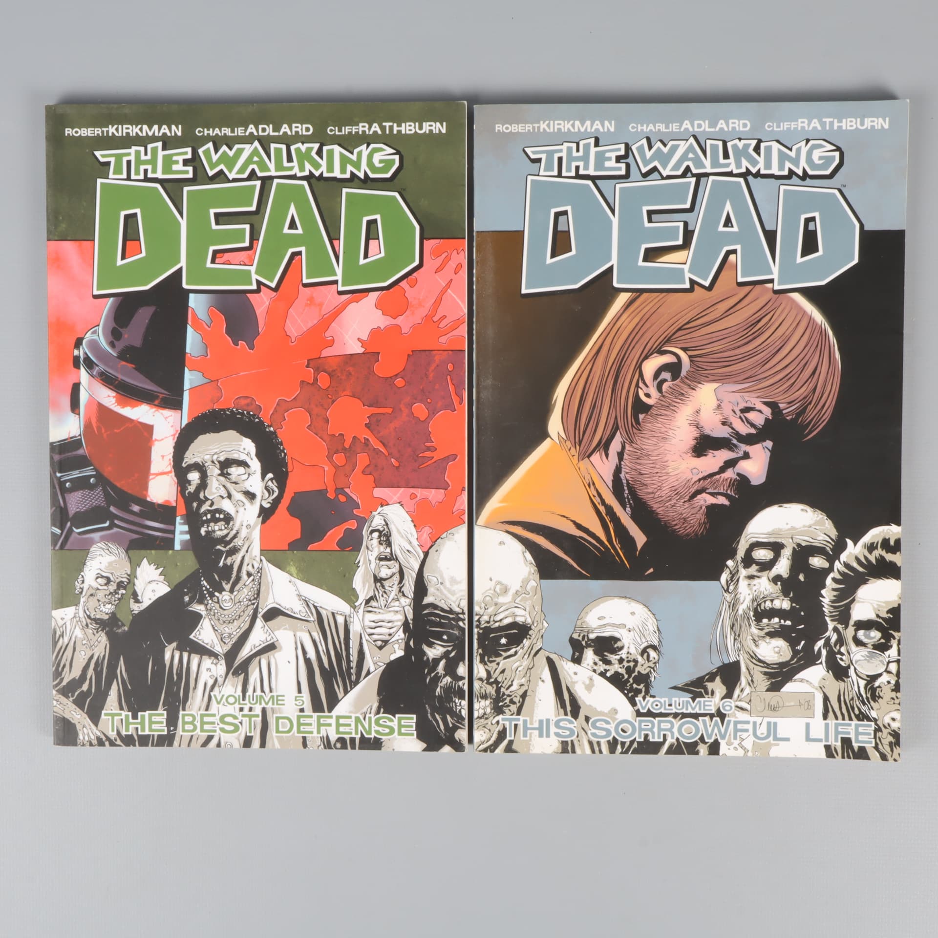 Bokpaket - Kirkman, Adlard, Rathburn - The walking dead - Del 5-6 - 2 st magasin