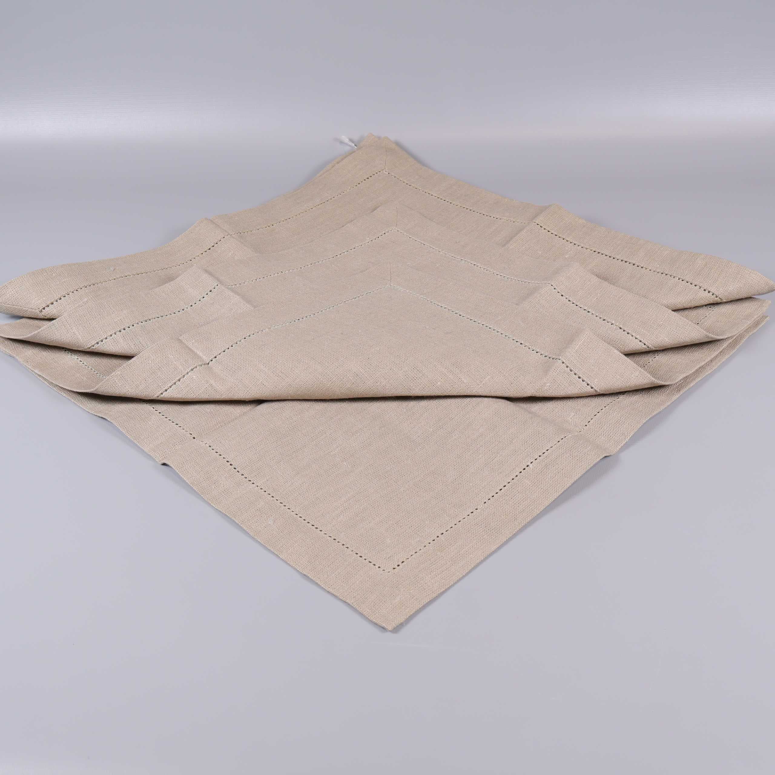 Beige servetter fyra pack