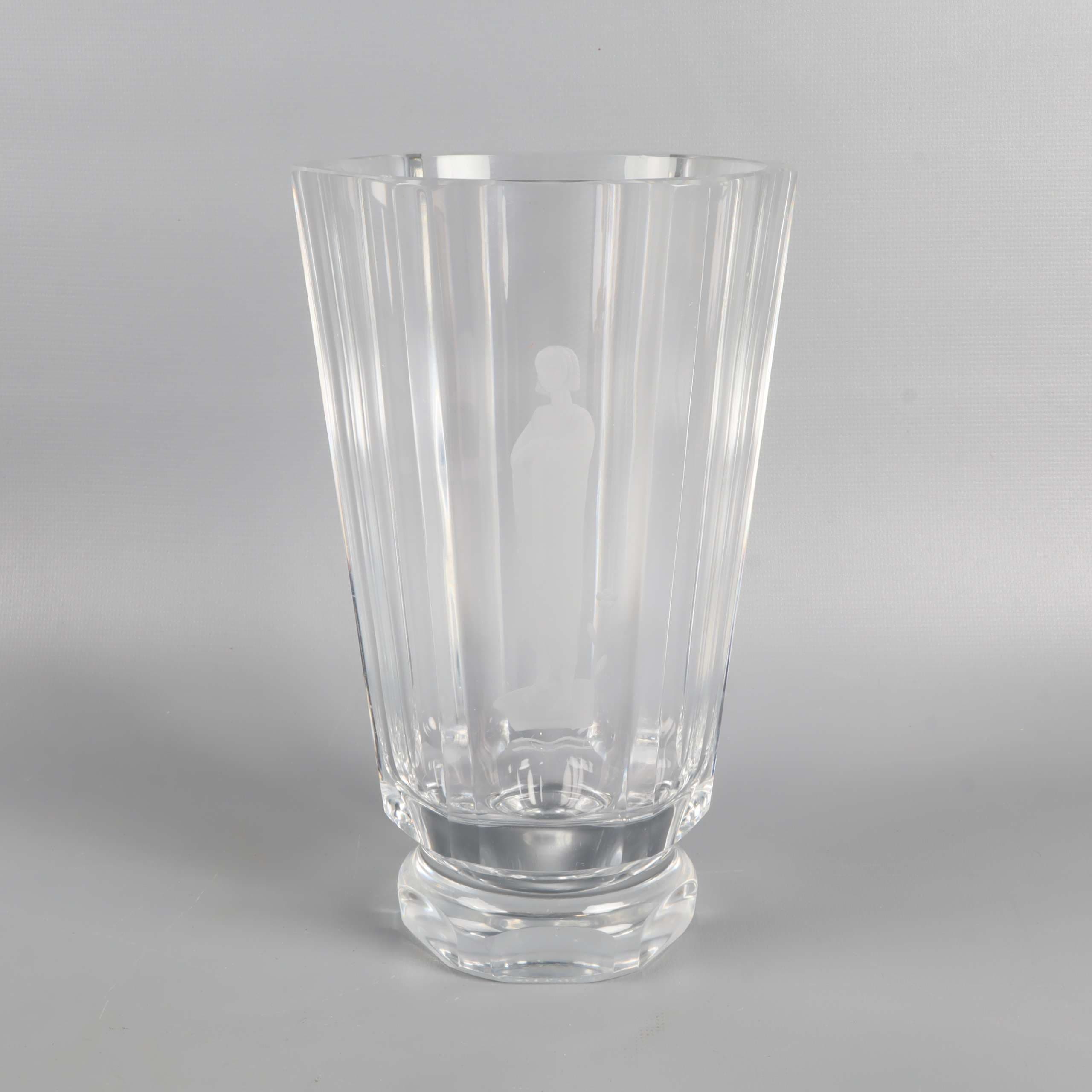 Orrefors - Glasvas med slipad dekor
