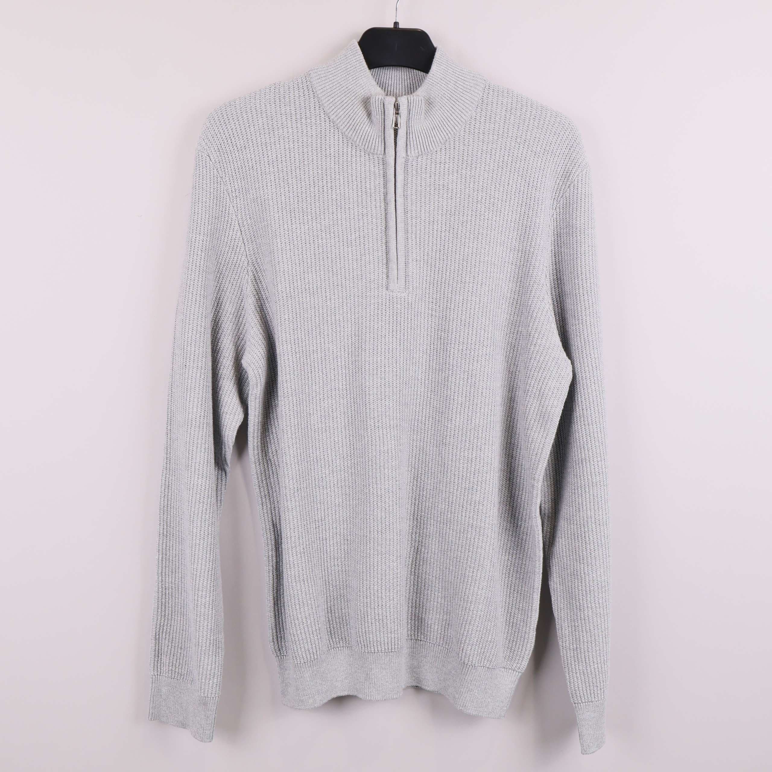 East West grå stickad halvzip tröja