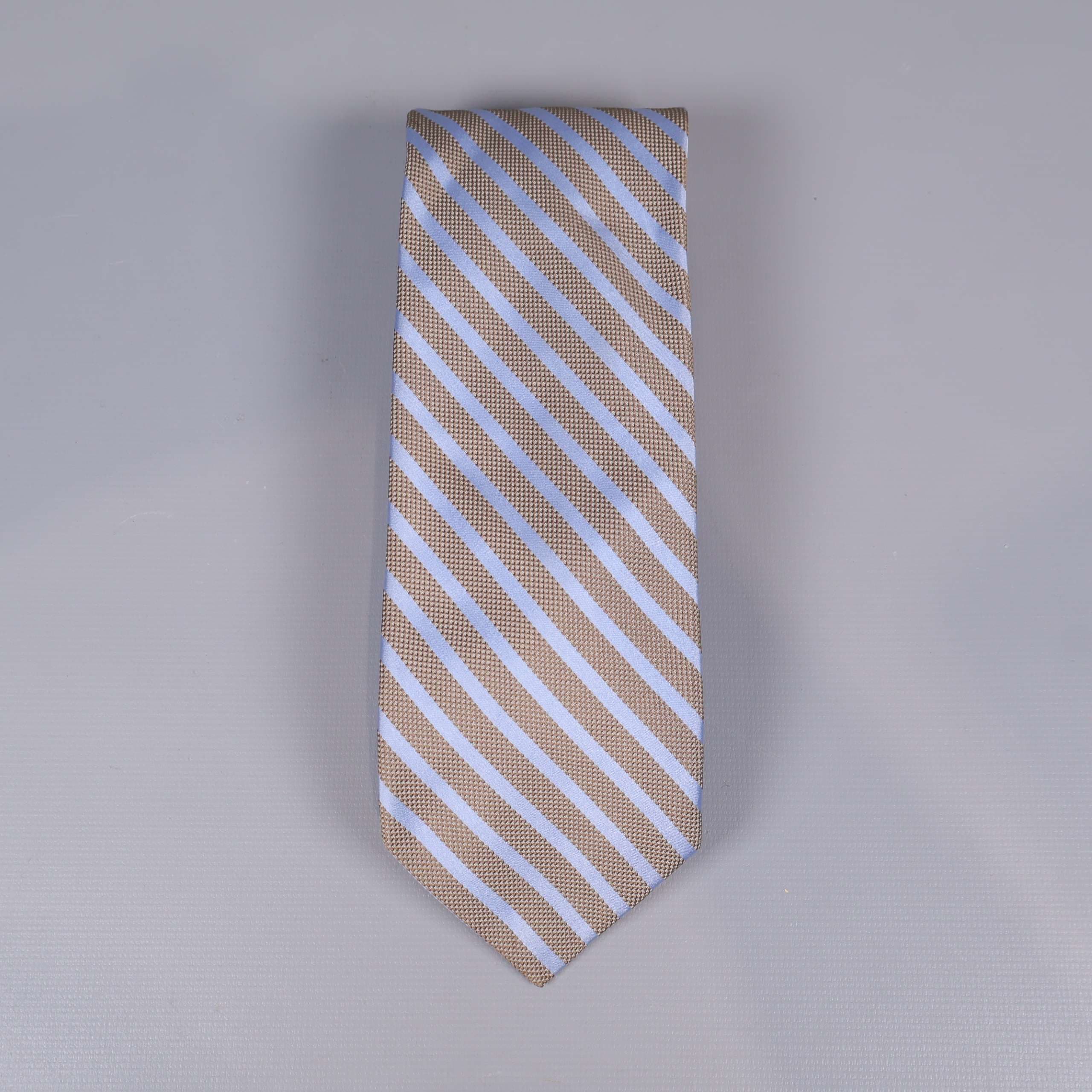 Randig slips i klassisk stil