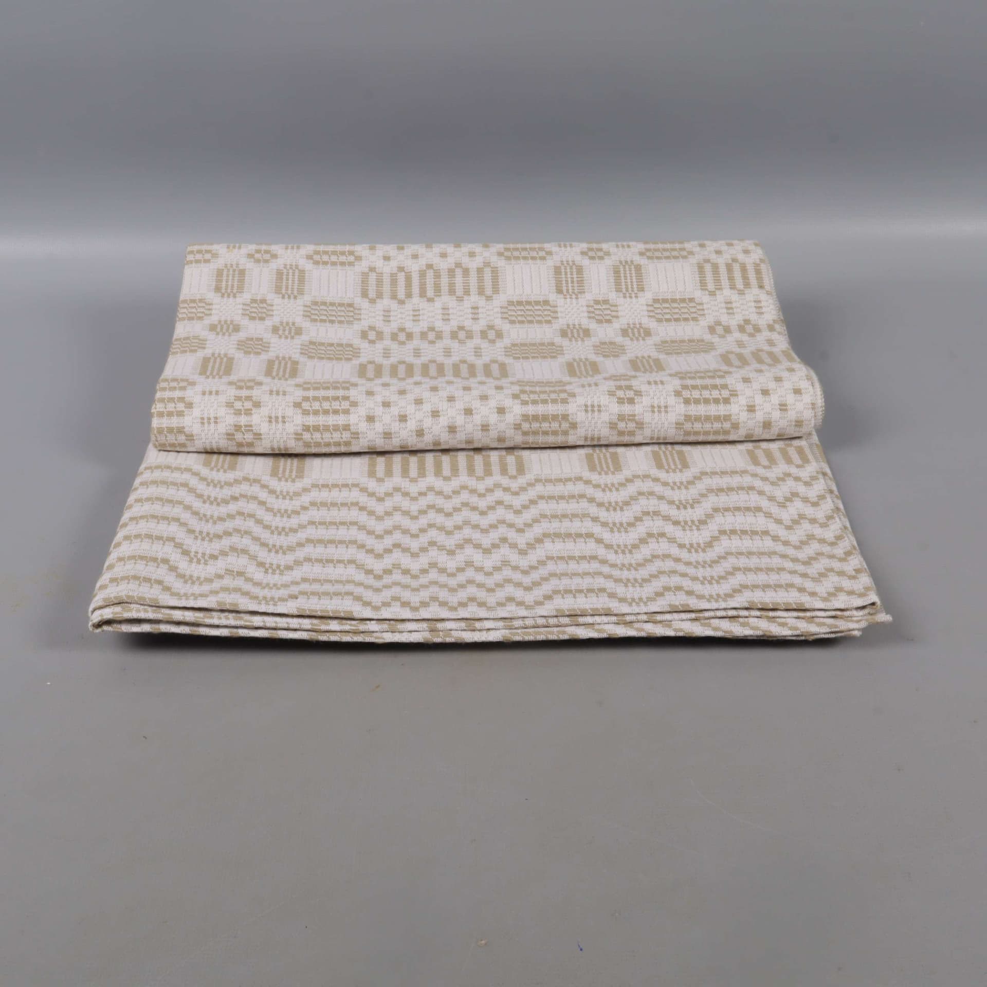 Mönstrad duk med retrostil