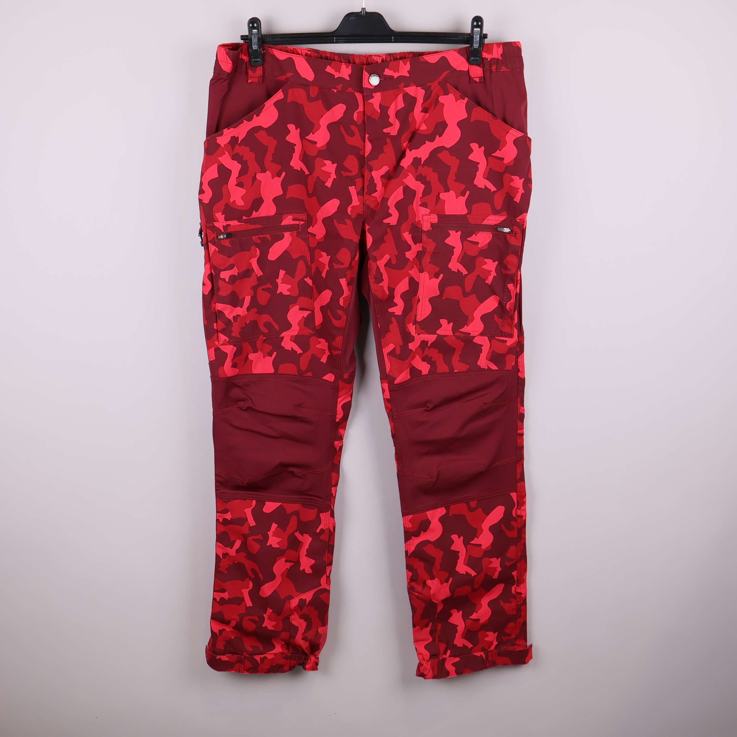 High Mountain friluftsbyxa i kamouflage med stretchpaneler