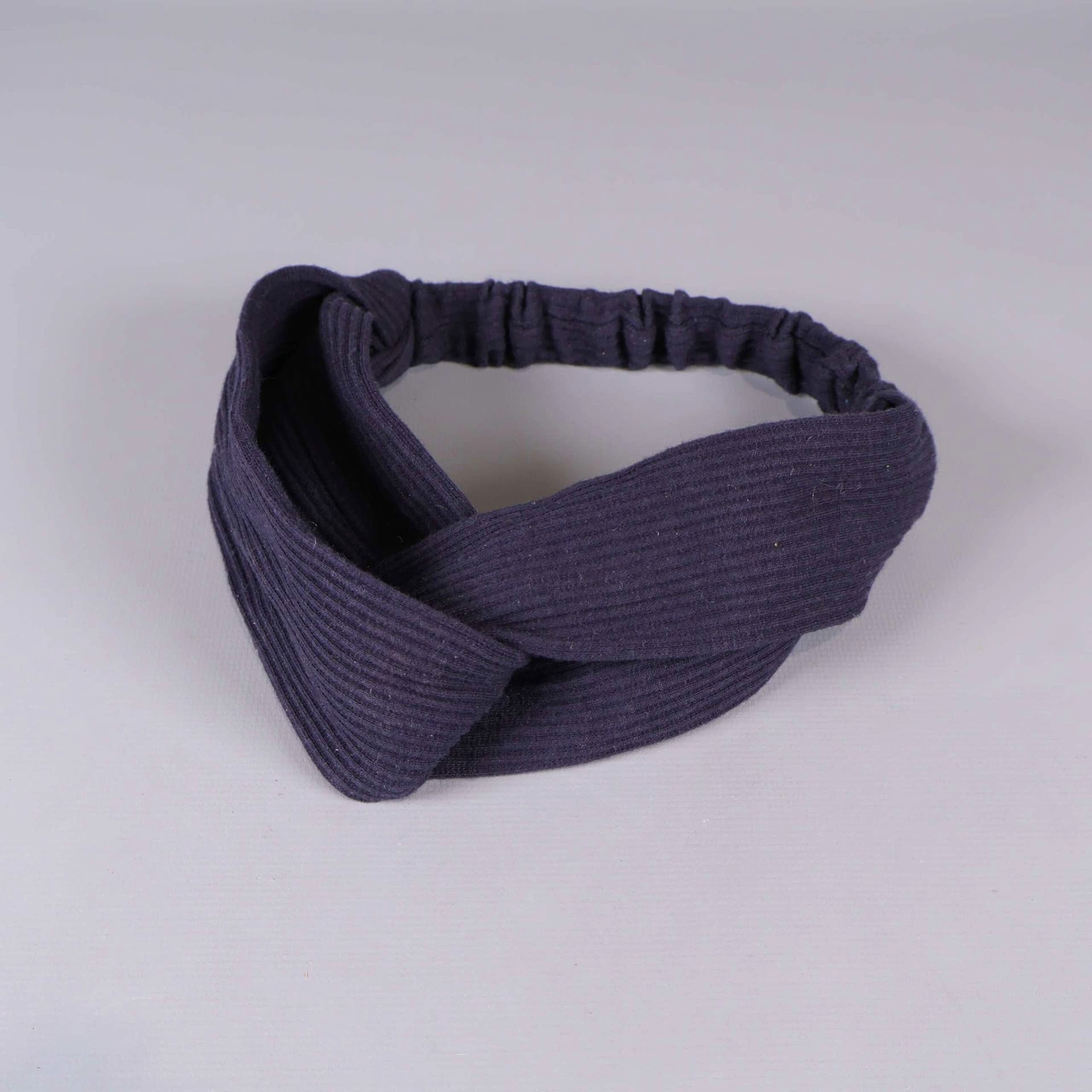 Ribbat hårband med twist