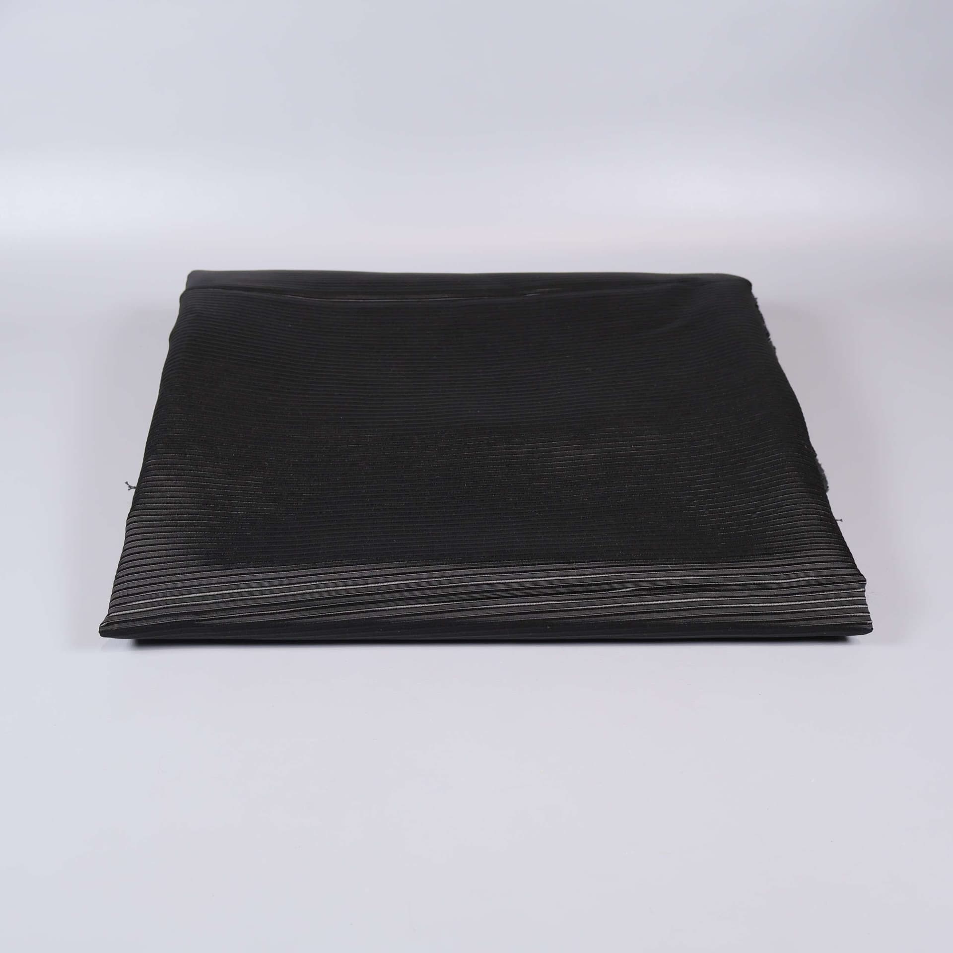 Vintage svart viskos tyg med ribbad struktur 4m