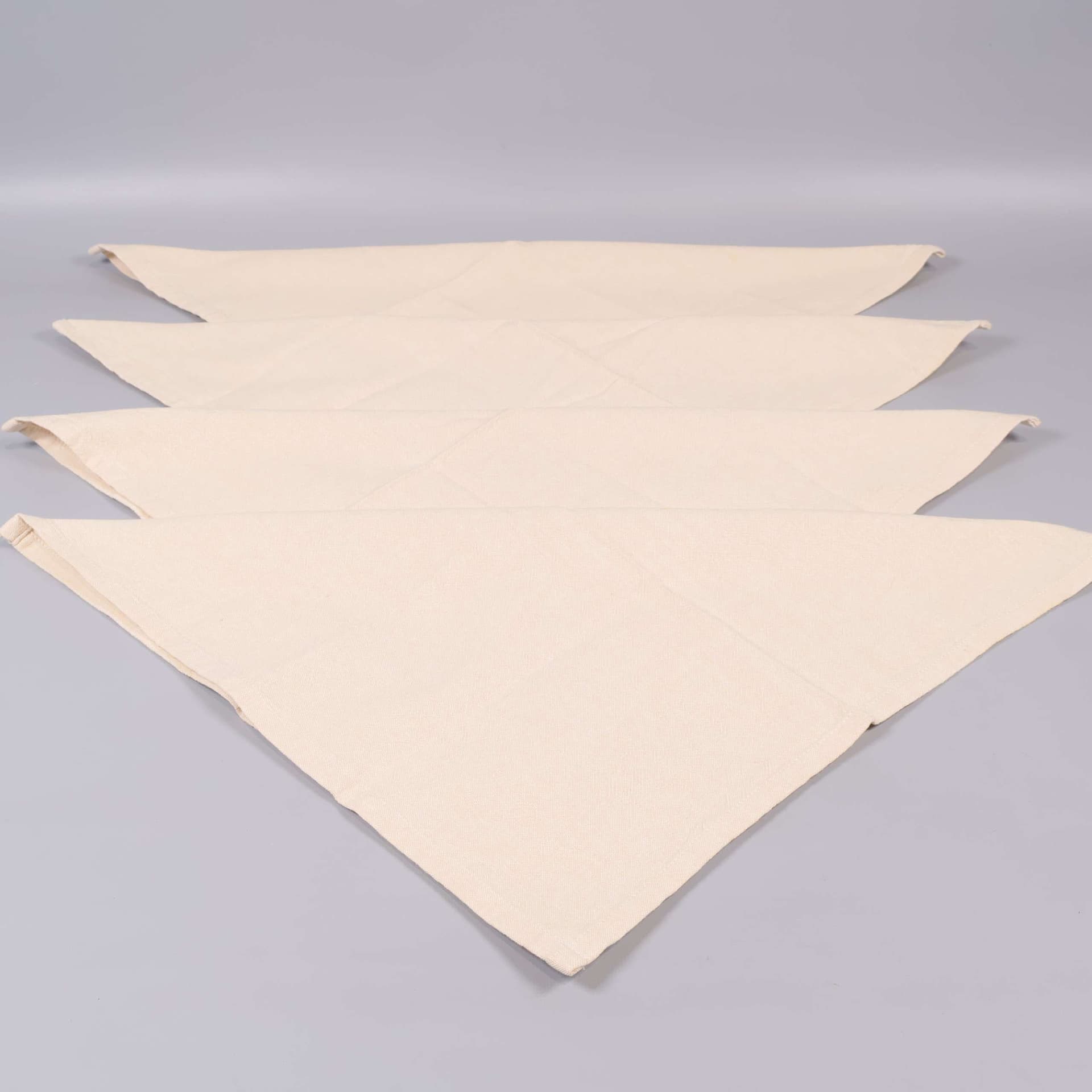 Kvadratiska beige servetter - 4st