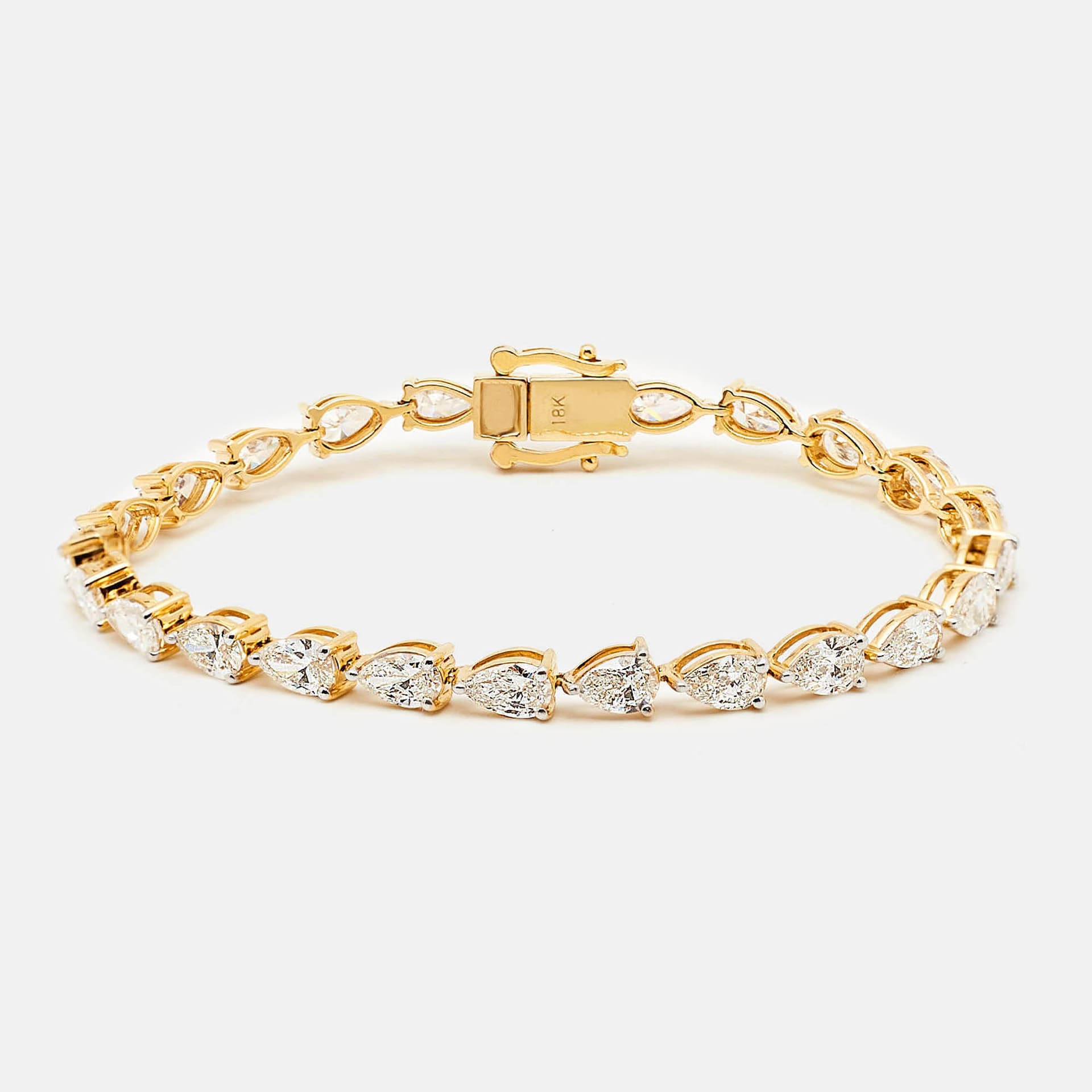 7.6 cts Pear Brilliant 18k Yellow Gold Lab Grown Diamonds Bracelet