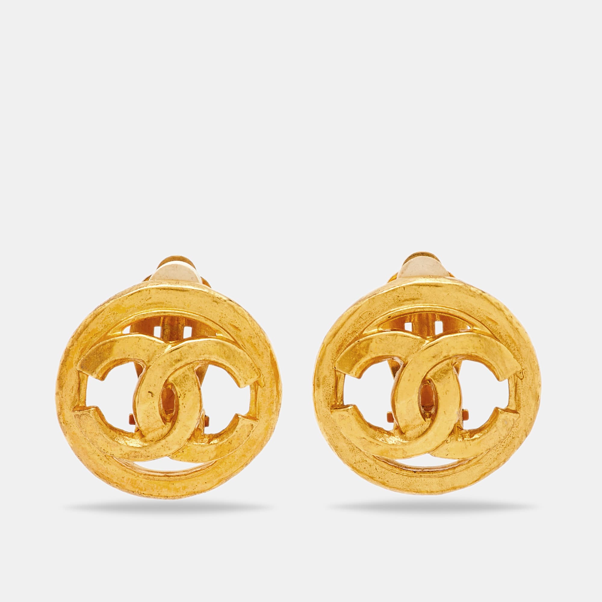 Chanel CC Gold Tone Round Clip-on Stud Earrings