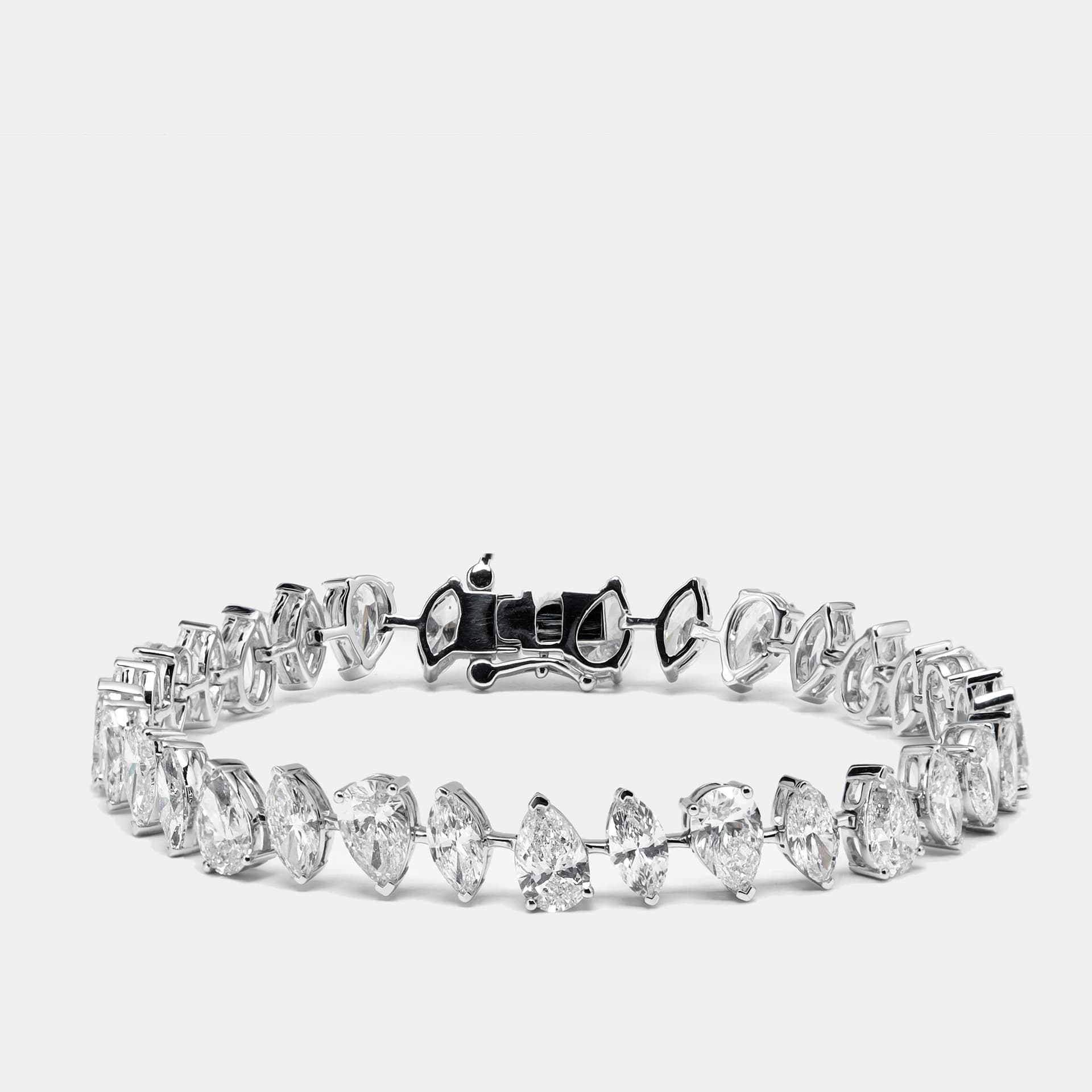 13.5 cts Pear and Marquise Lab Grown Diamond 18k White Gold Bracelet