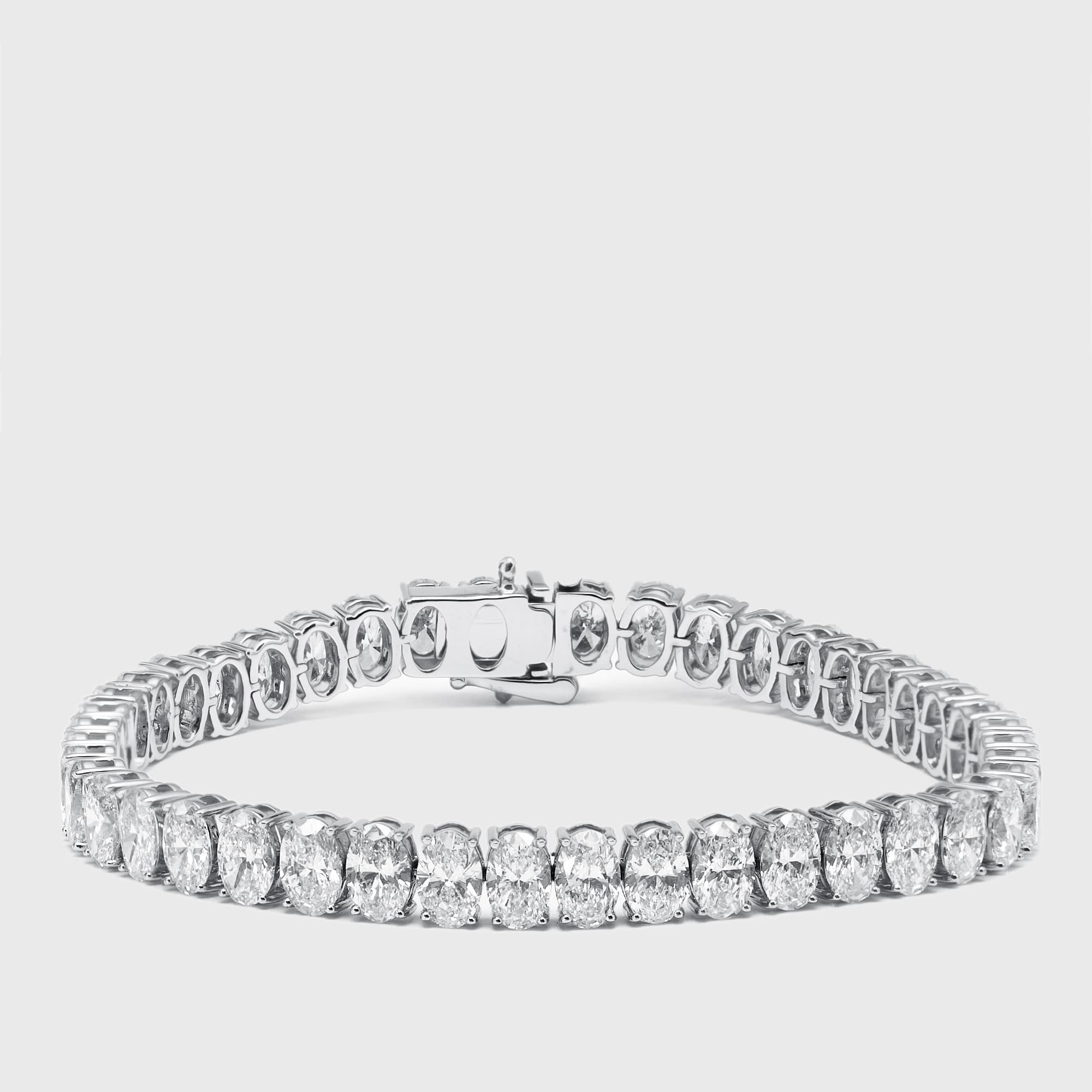 18 cts Oval Lab Grown Diamond 18k White Gold Bracelet