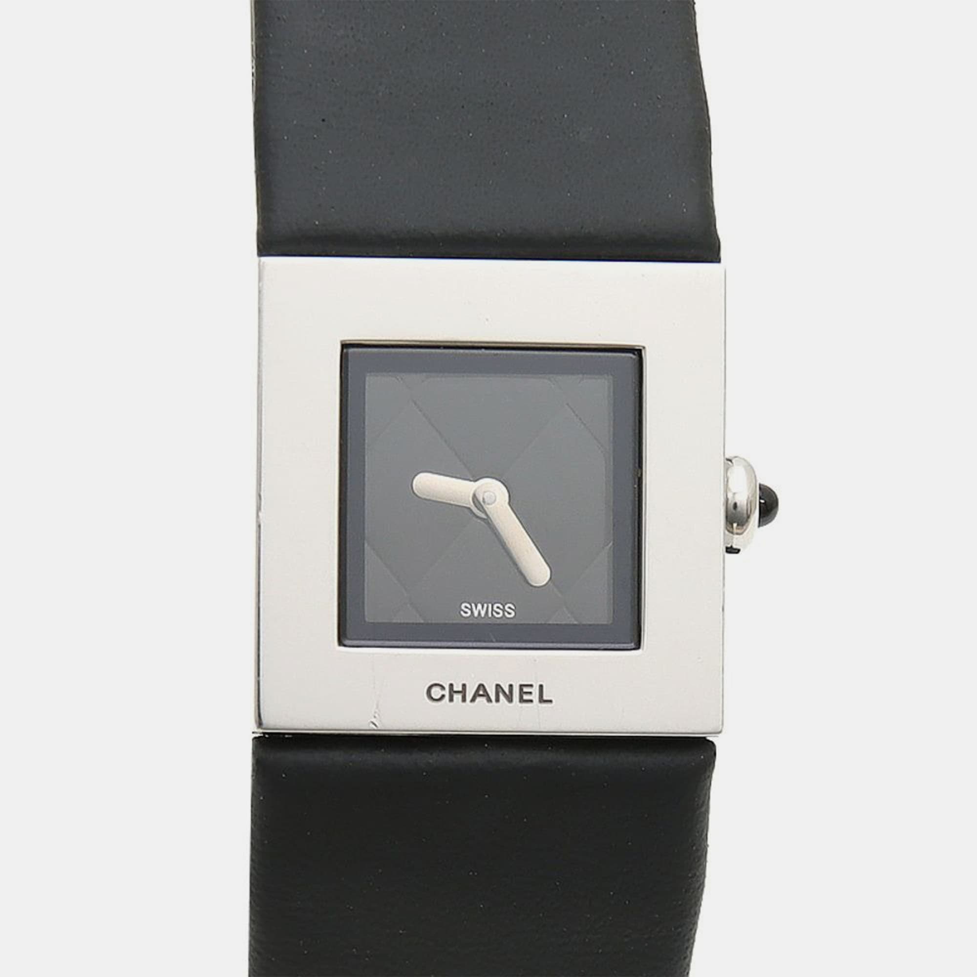 Chanel Matelasse Quartz Stainless Steel Women's Wristwatch 19 mm