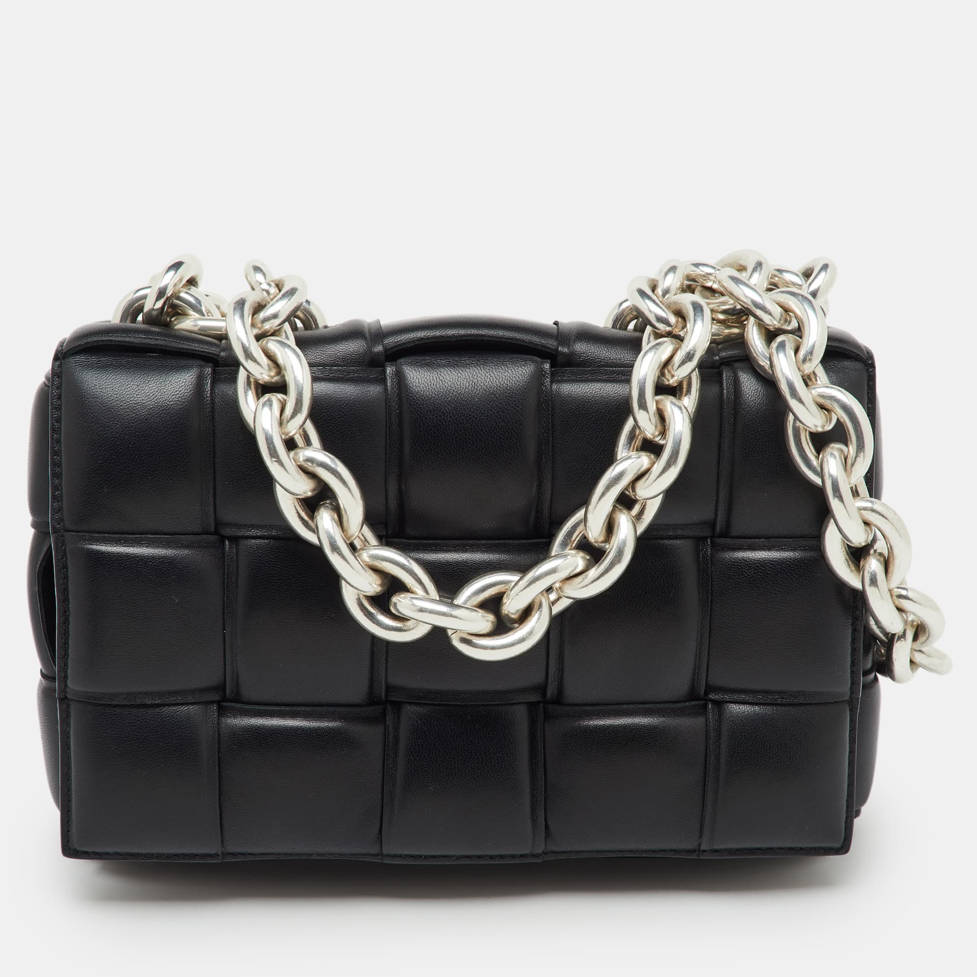 Bottega Veneta Cassette Chain Medium Black Leather Shoulder Bags