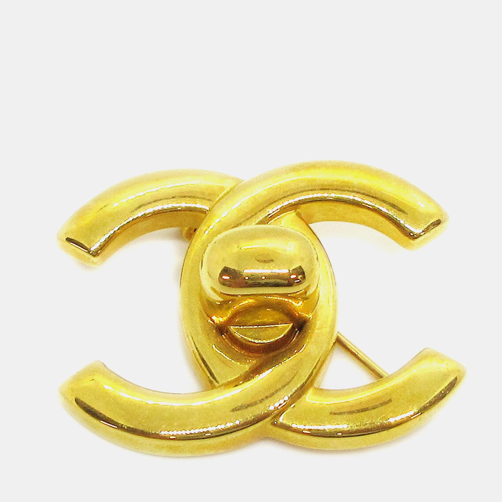 Chanel Turnlock 1996 Gold Plated Women's Brooch