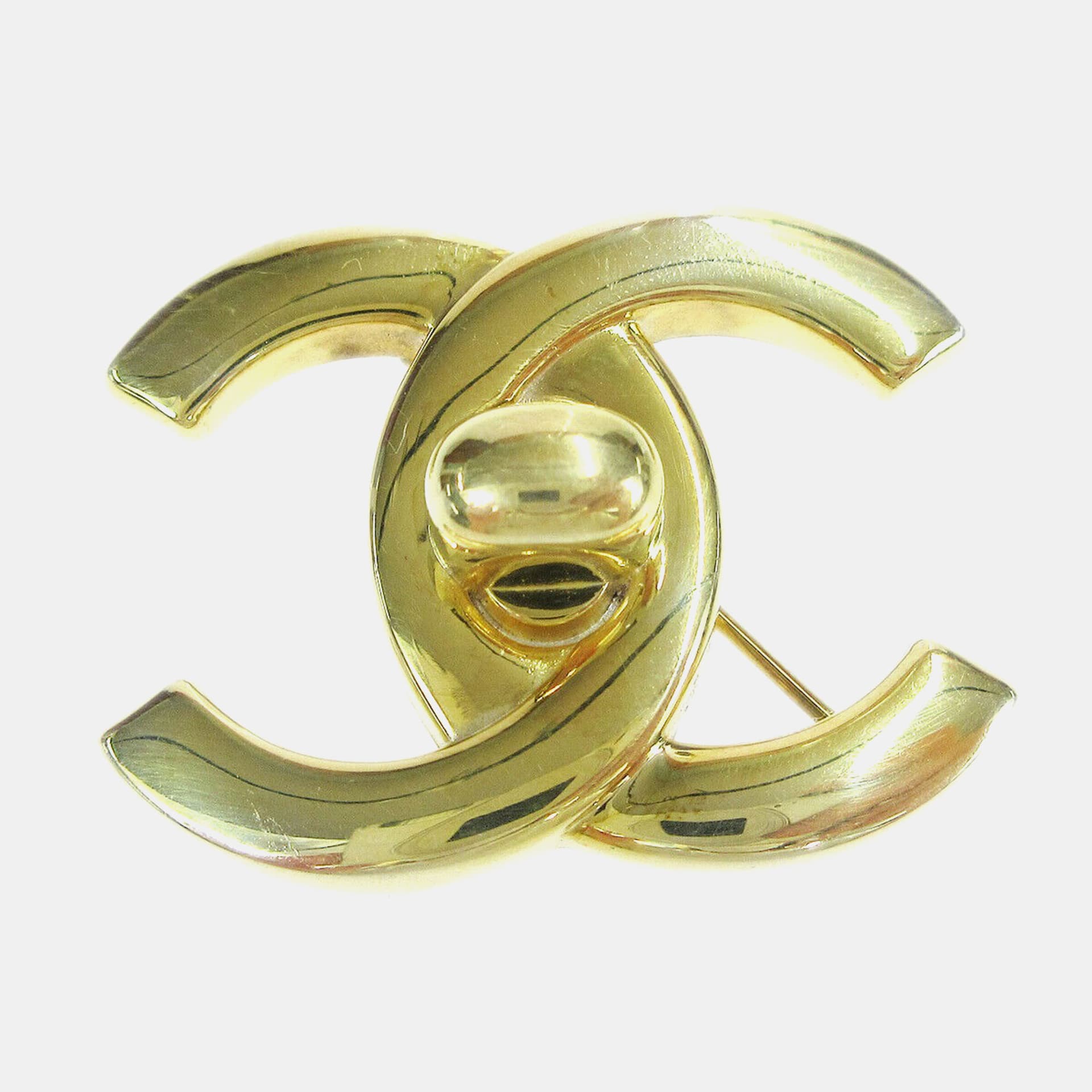 Chanel CC Turnlock 96P Gold Plated Women's Brooch