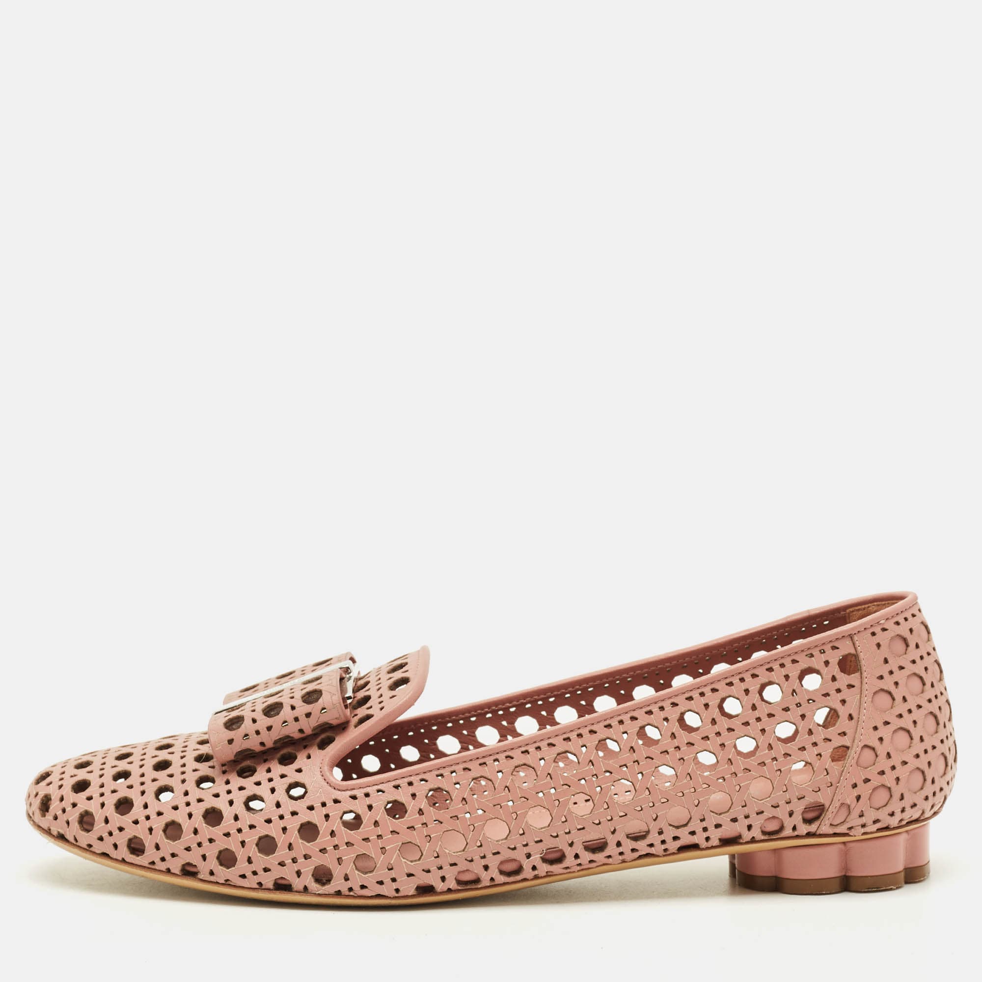 Salvatore Ferragamo Vara Bow Size 40.5 Pink Leather Lasercut Accents Ballet Flats