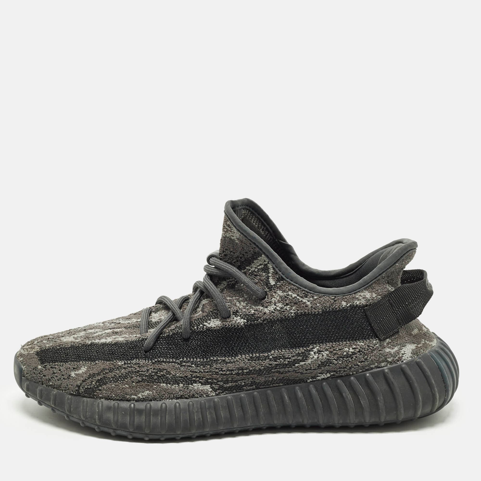 Yeezy x Adidas 350 V2 Size 43.5 Grey Knit Fabric MX Dark Salt Low Top Sneakers