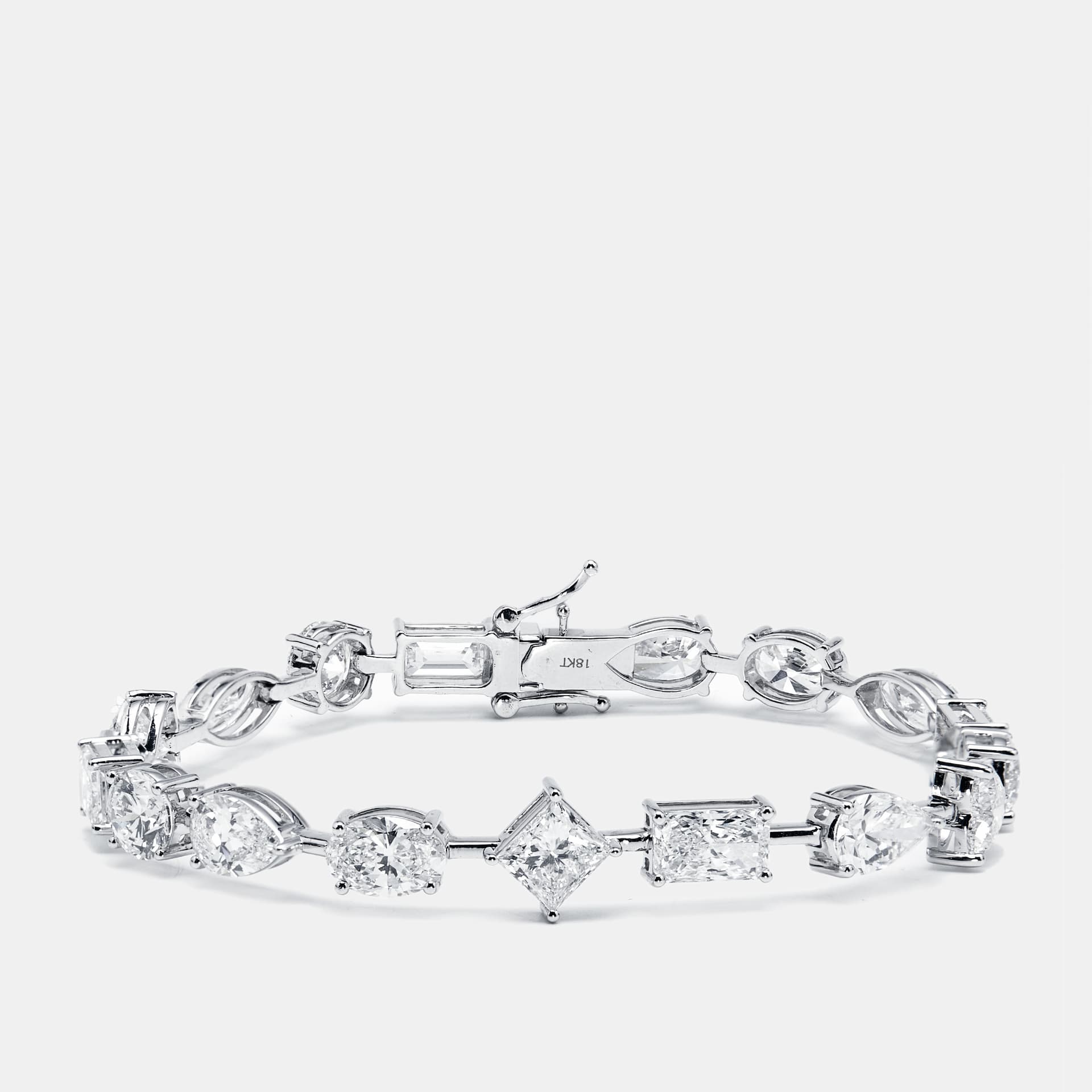17 cts  Lab Grown Diamonds 18k White Gold Bracelet