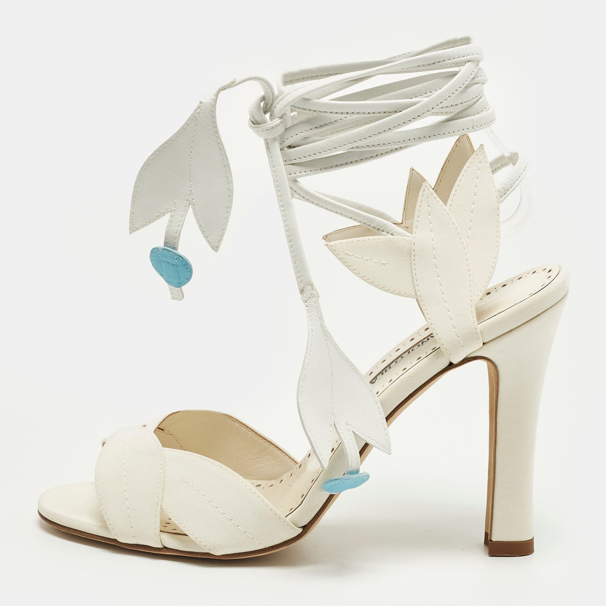 Manolo Blahnik Ossie 23 Size 38 White Fabric Ankle Strap Sandals