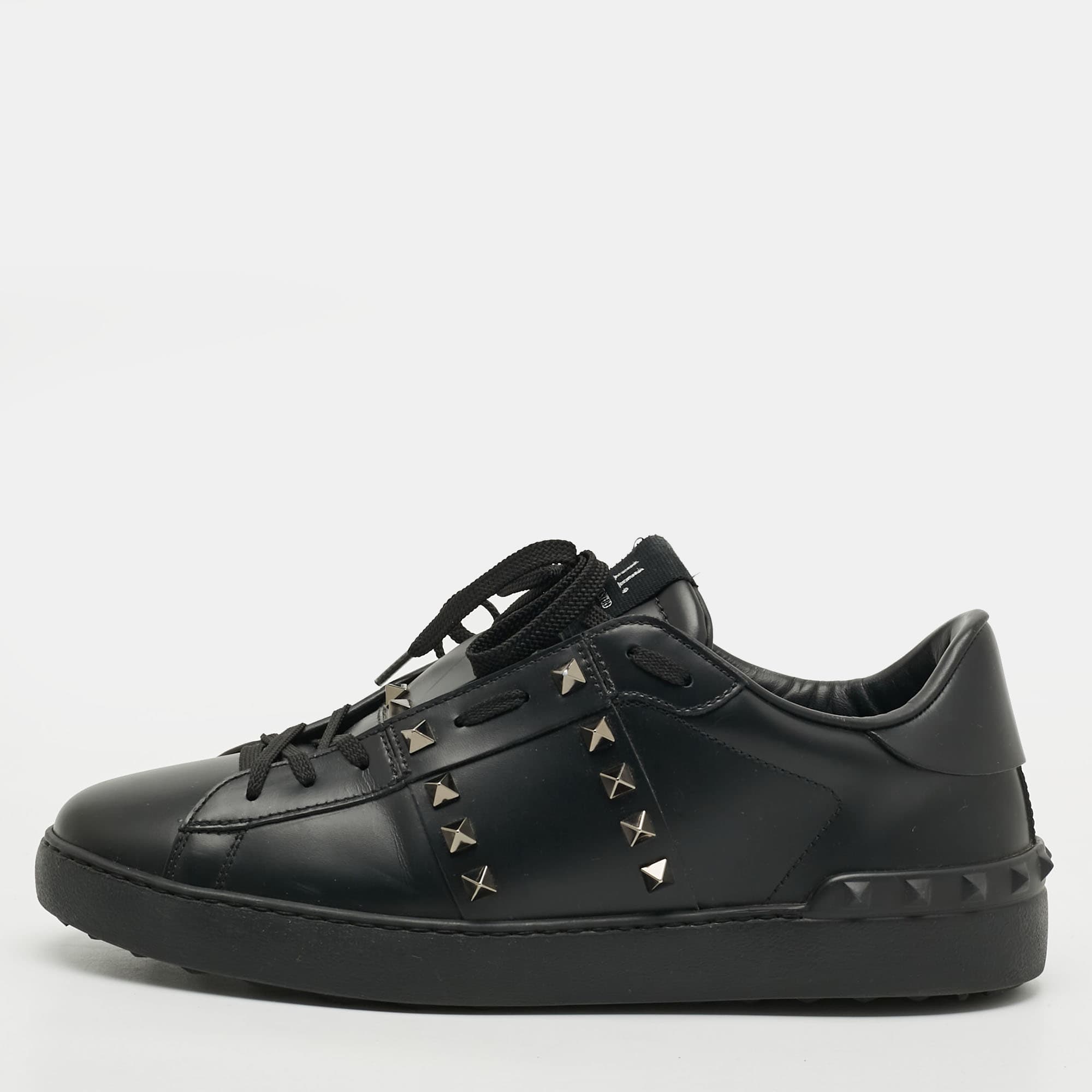 Valentino Rockstud Untitled Size 42 Black Leather Low Top Sneakers