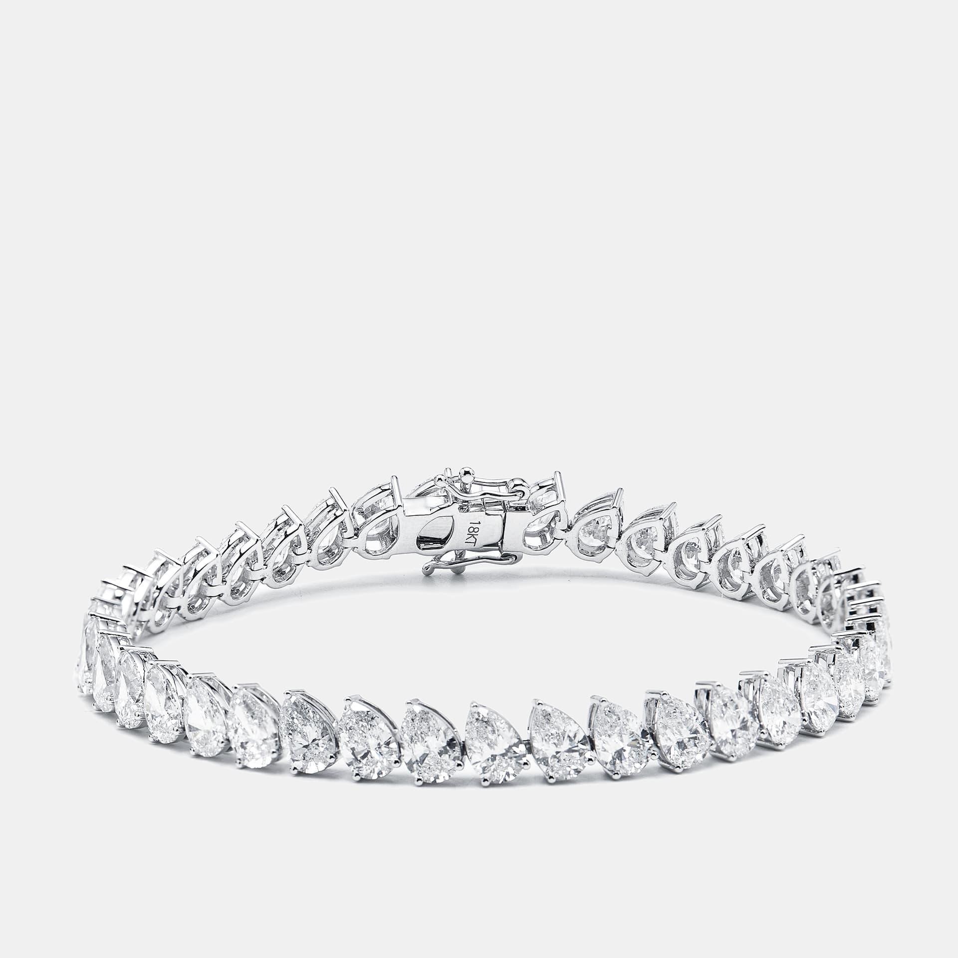 13.5 cts Pear Lab Grown Diamonds 18k White Gold Bracelet