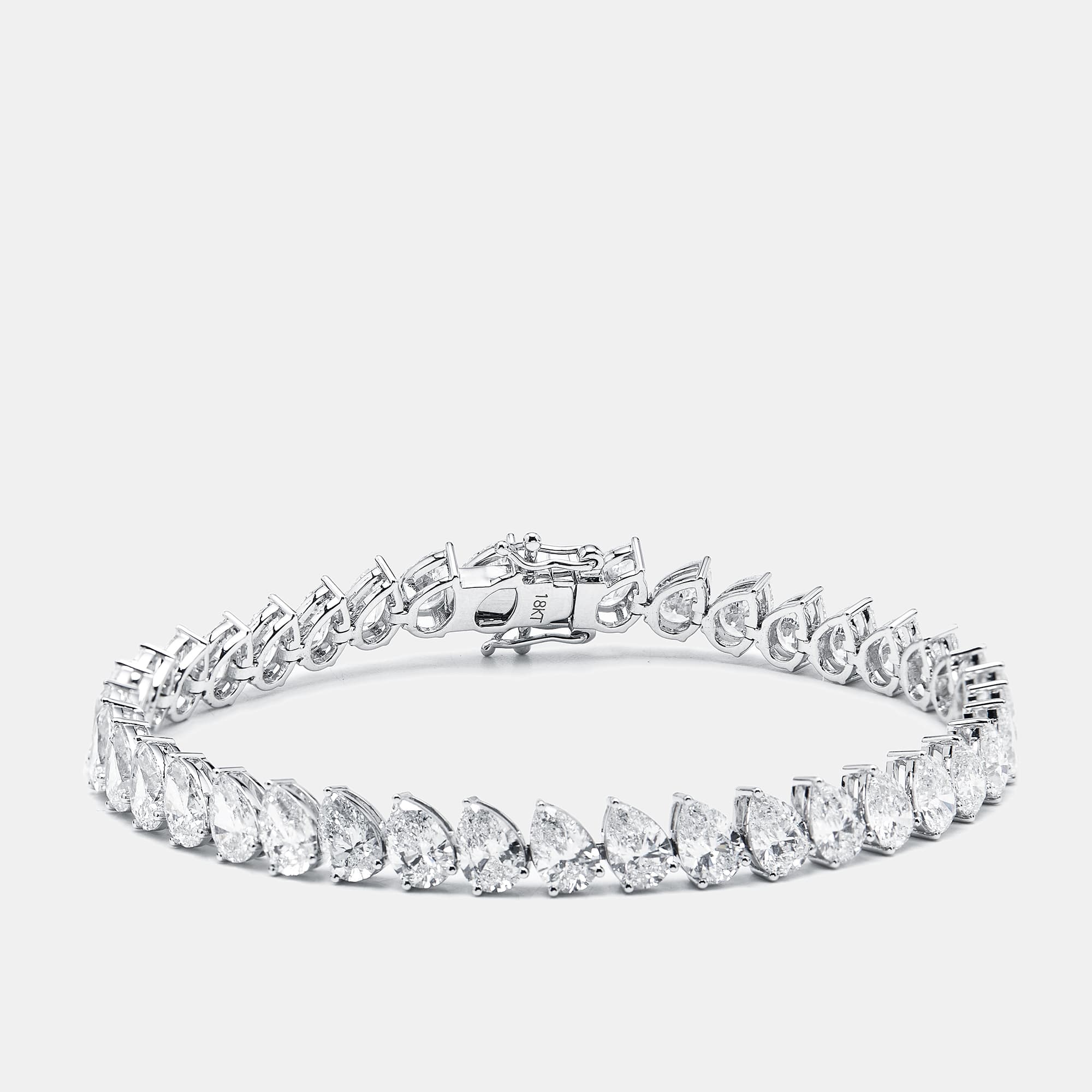 13.5 cts Pear Lab Grown Diamonds 18k White Gold Bracelet