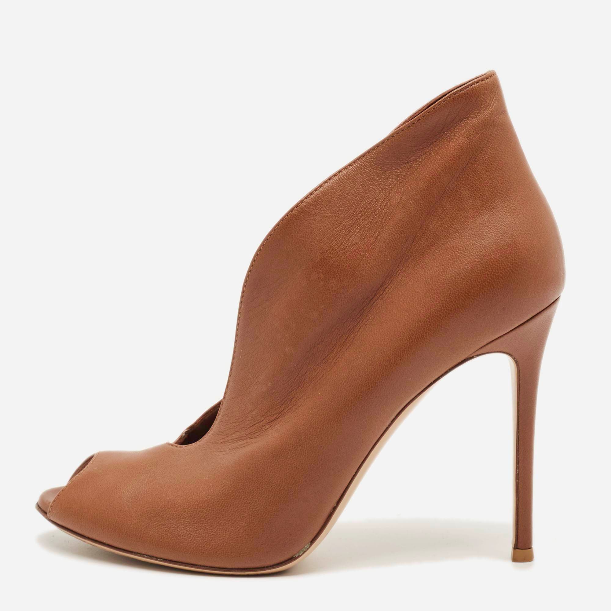 Gianvito Rossi Vamp Size 39 Brown Leather Peep Toe Booties