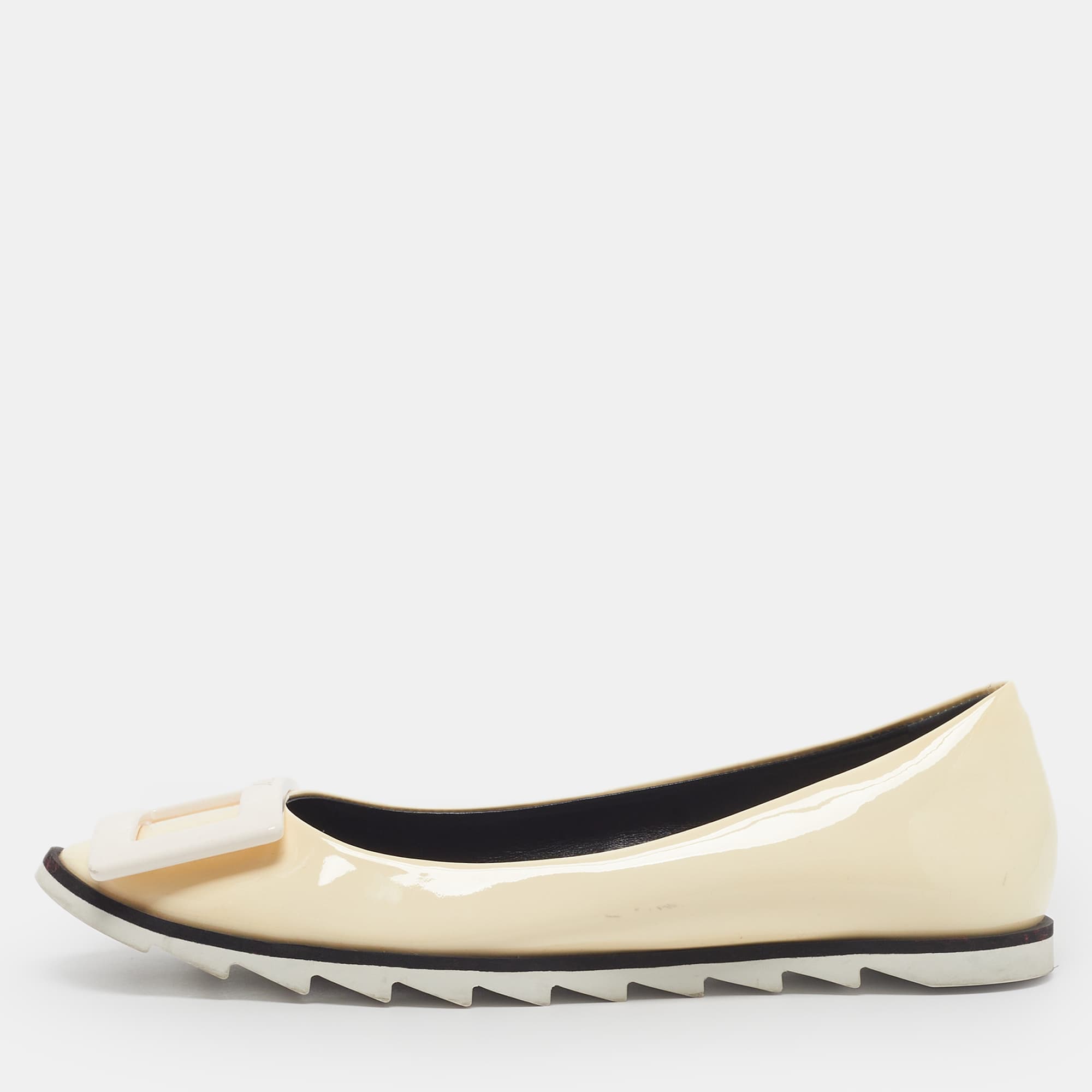 Roger Vivier Trompette Size 35 Cream Patent Leather Ballet Flats