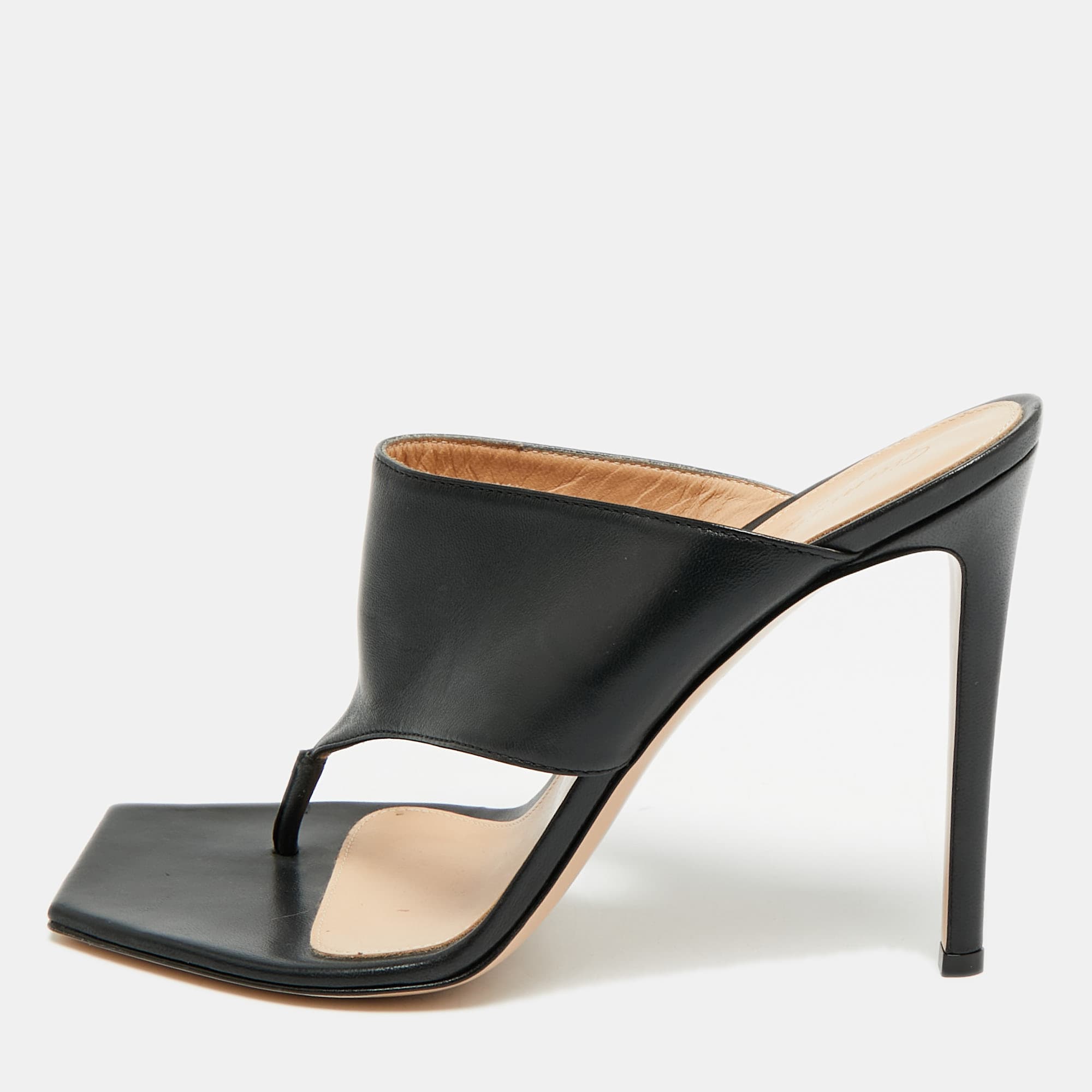 Gianvito Rossi Size 40 Black Leather Slide Sandals