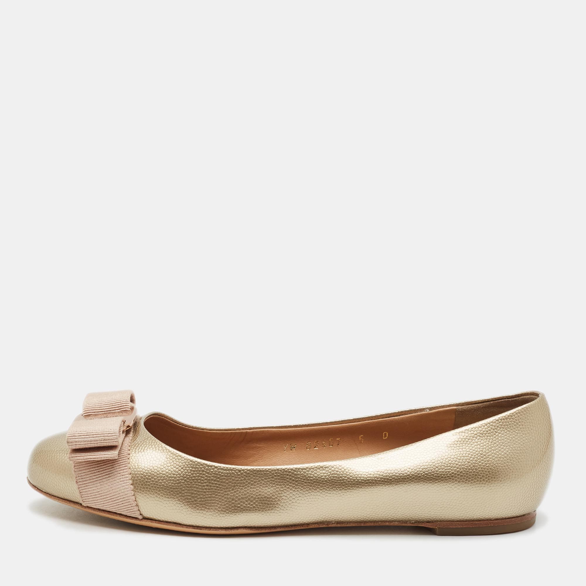 Salvatore Ferragamo Vara Bow Size 35.5 Gold Leather Ballet Flats