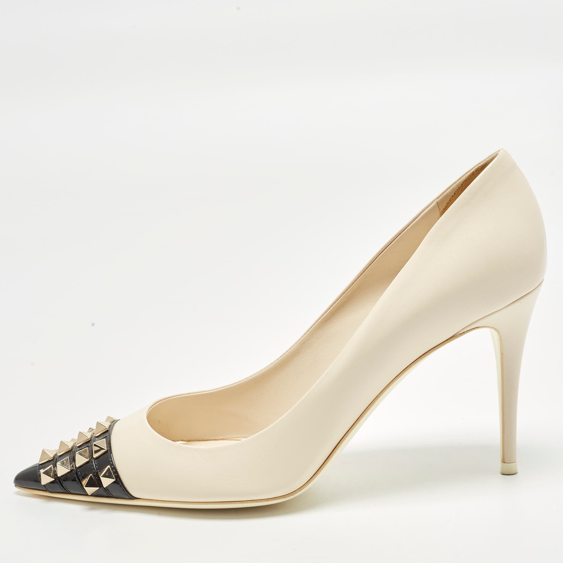 Valentino Rockstud Size 40 Black/Cream  Patent and Leather Pumps