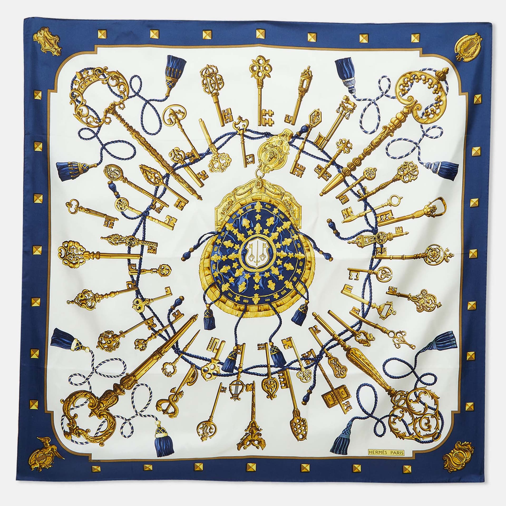 Herm&egrave;s White/Navy Blue Les Cles Silk Scarf