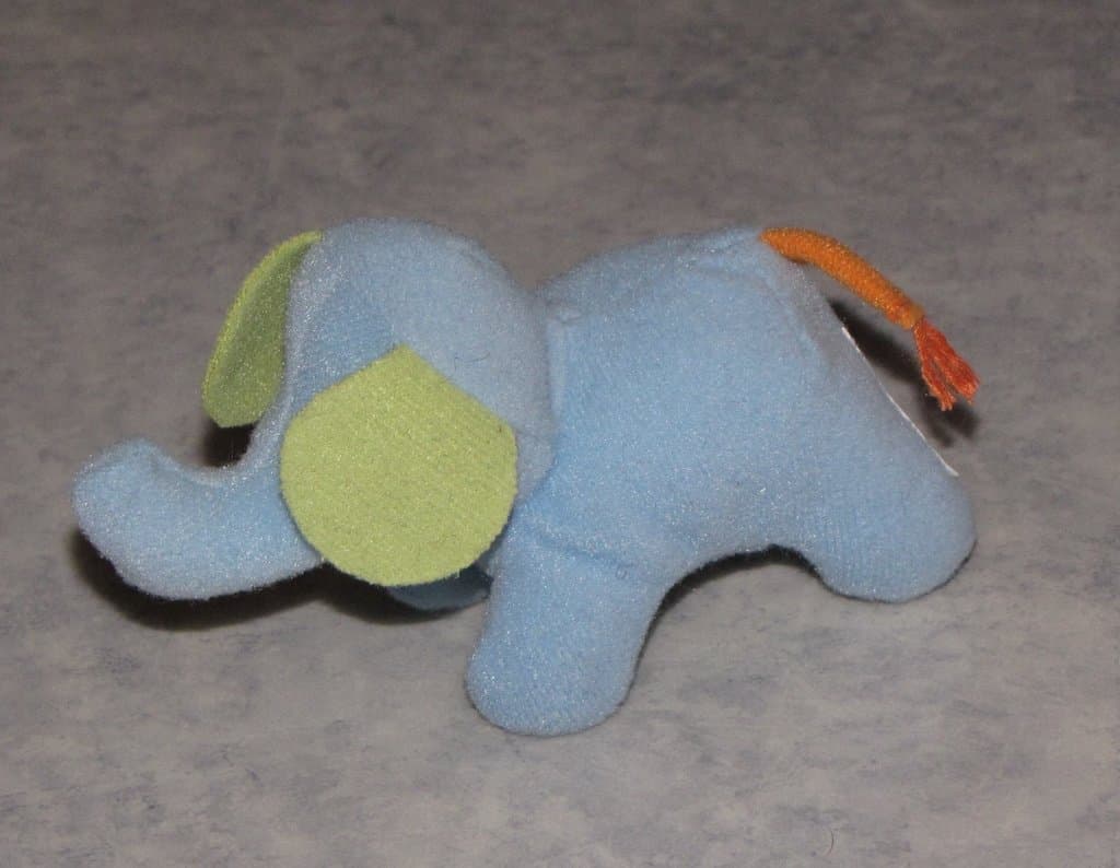 Ljus blå elefant grön gulligt mjukdjur mjuk mjukis söt gosedjur barn fin present