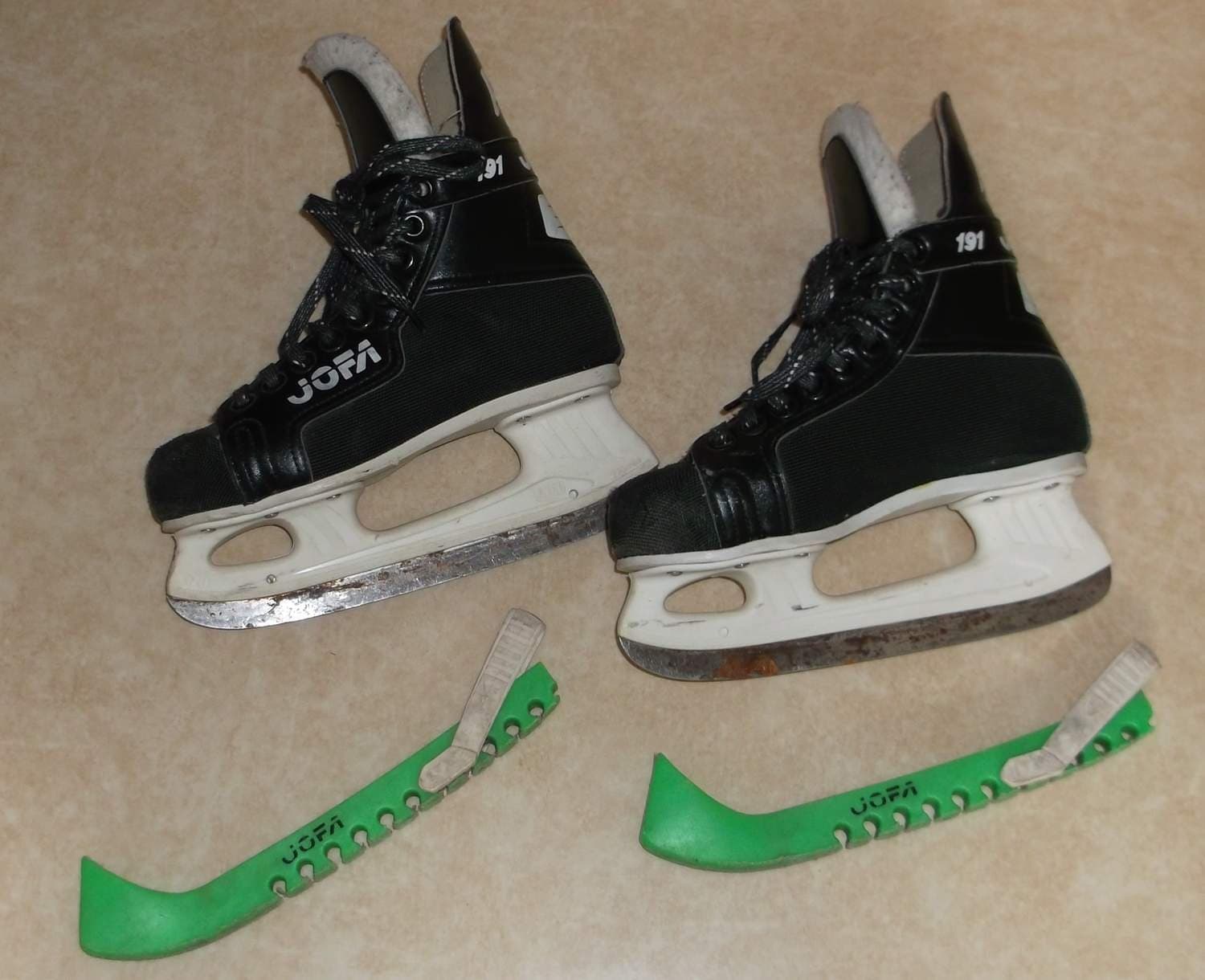 Skridskor Jofa Pro 191 Svarta Kraftiga och Stadiga Storlek 36 + skydd