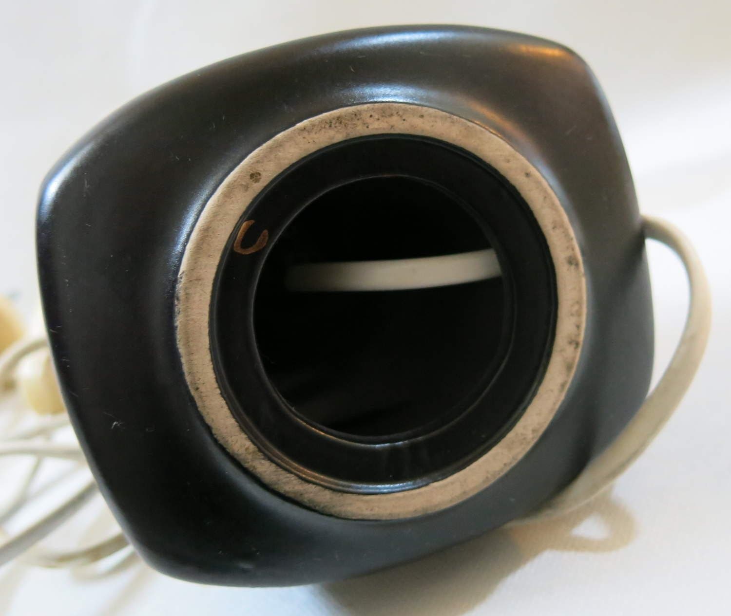 Fin bordslampa i keramik singatur C