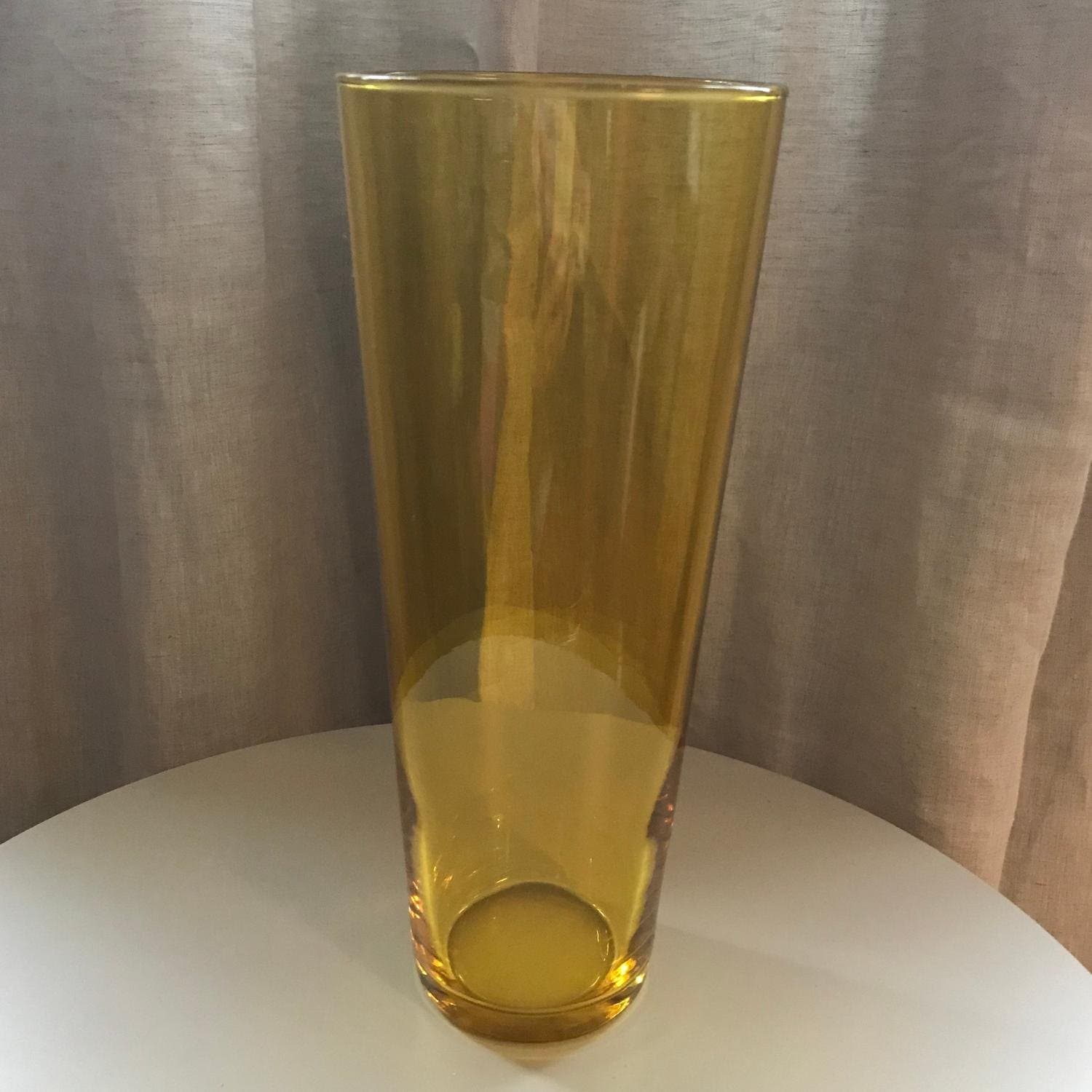 Gul vas i glas. Glasvas